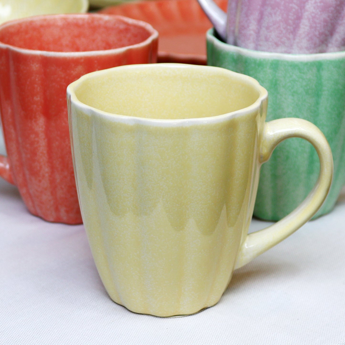 Set Of 4 Pastel Scalloped Mugs 380ml