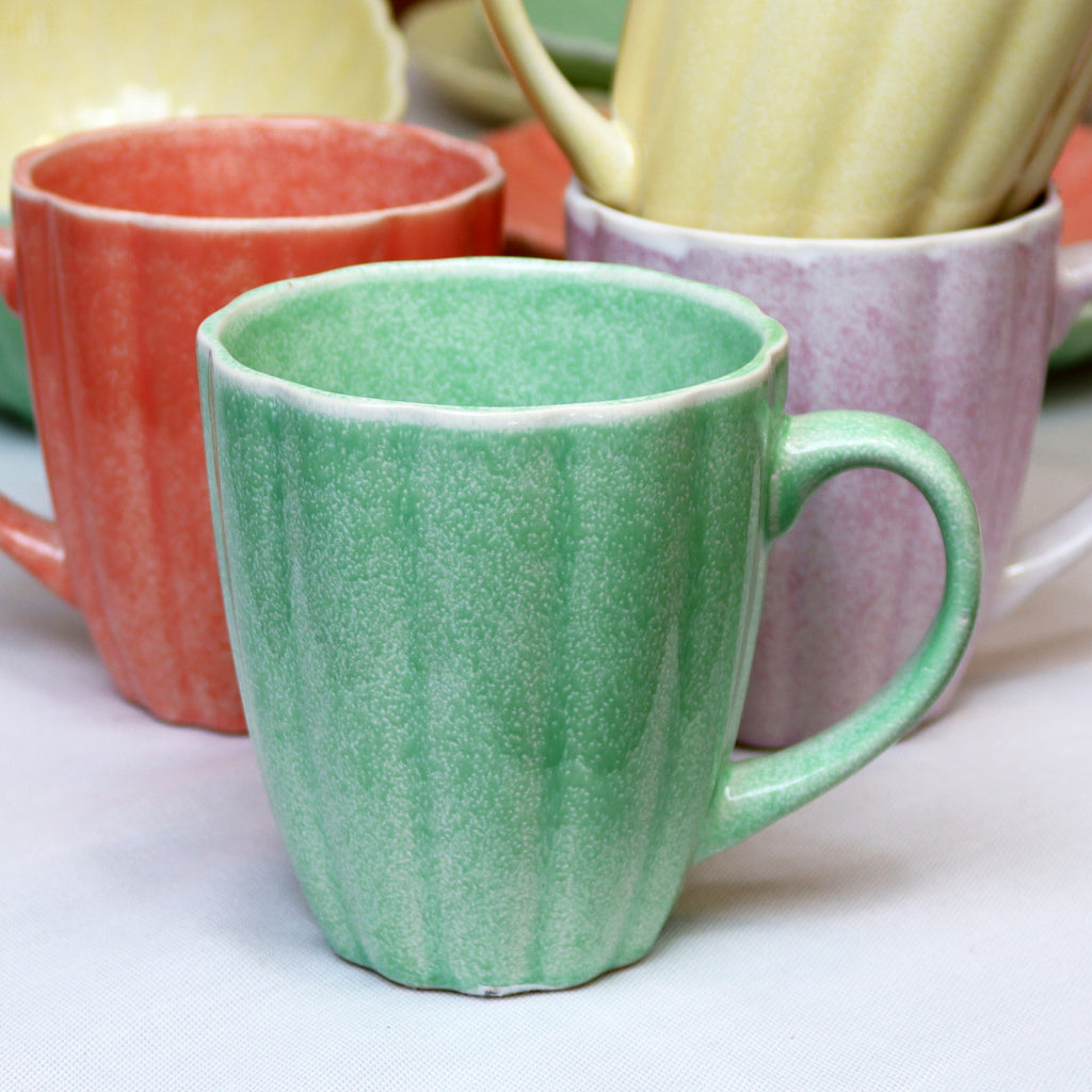Set Of 4 Pastel Scalloped Mugs 380ml