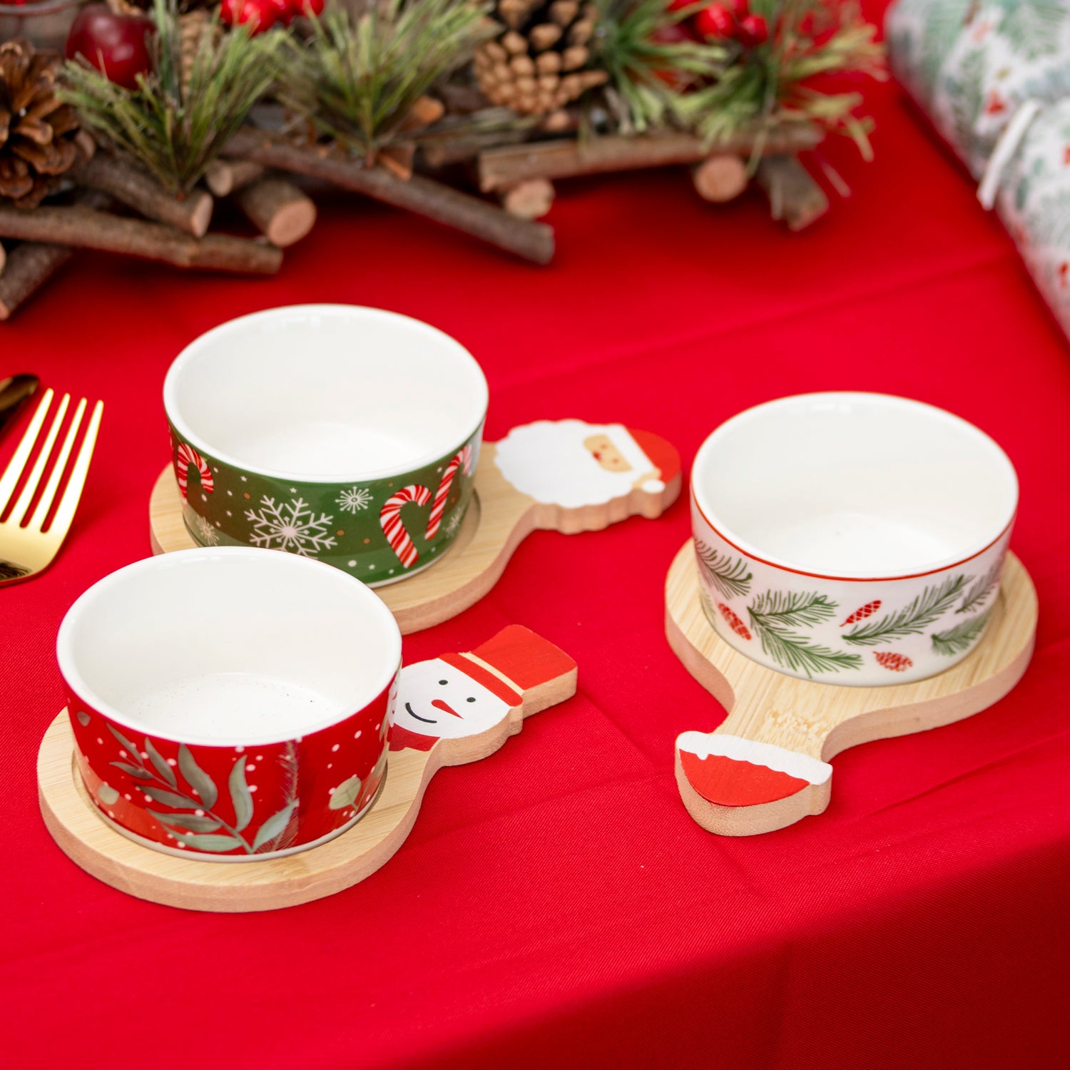 Set Of 6 Festive Christmas Nibble Bowls With Bamboo Trays