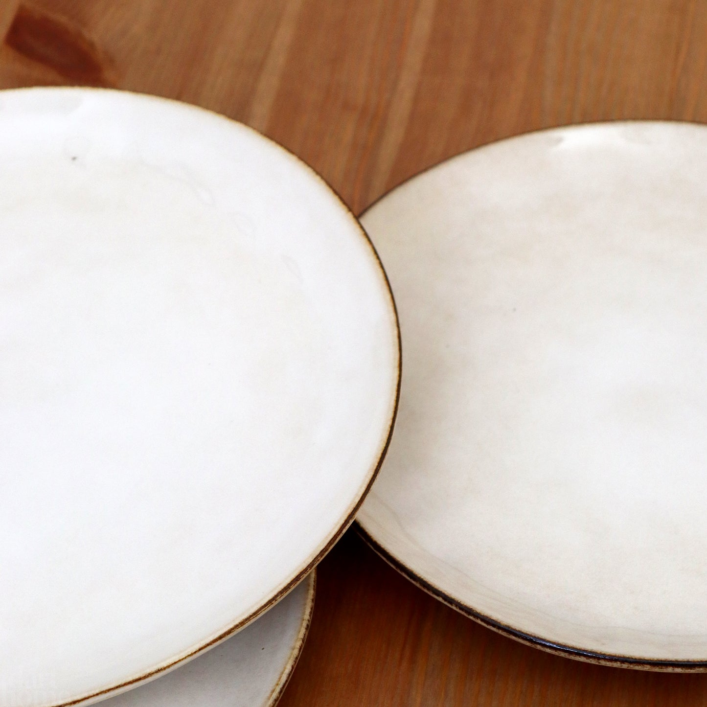 Set Of 4 Hammered Stoneware Dinner Plates