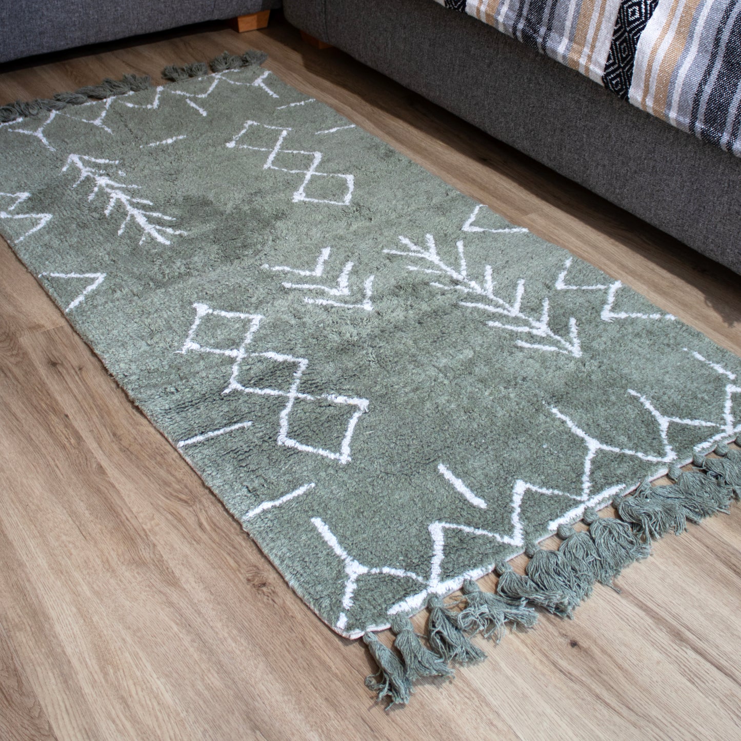 Green Aztec Tasselled Cotton Rug