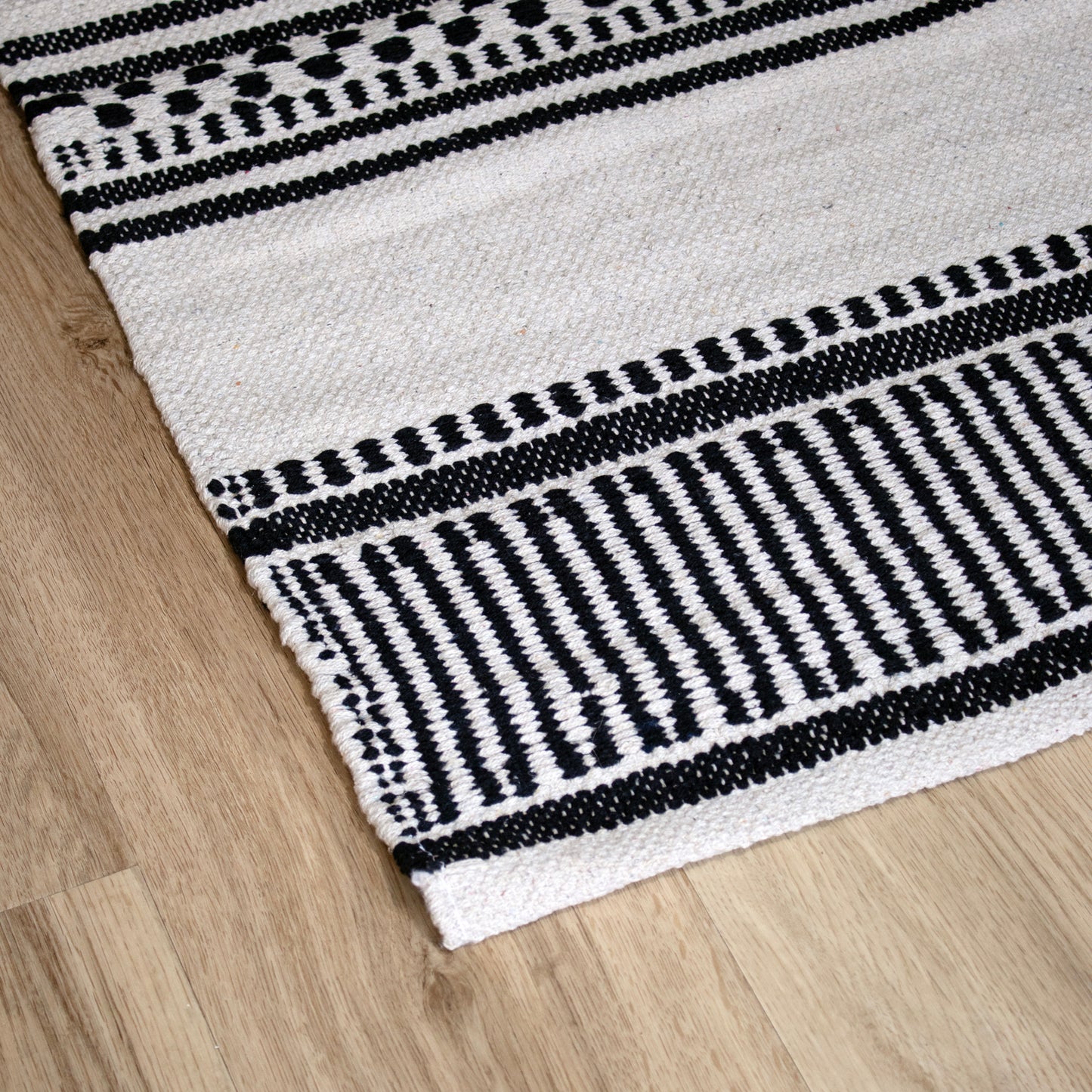 Monochrome Aztec Cotton Rug 70x140cm