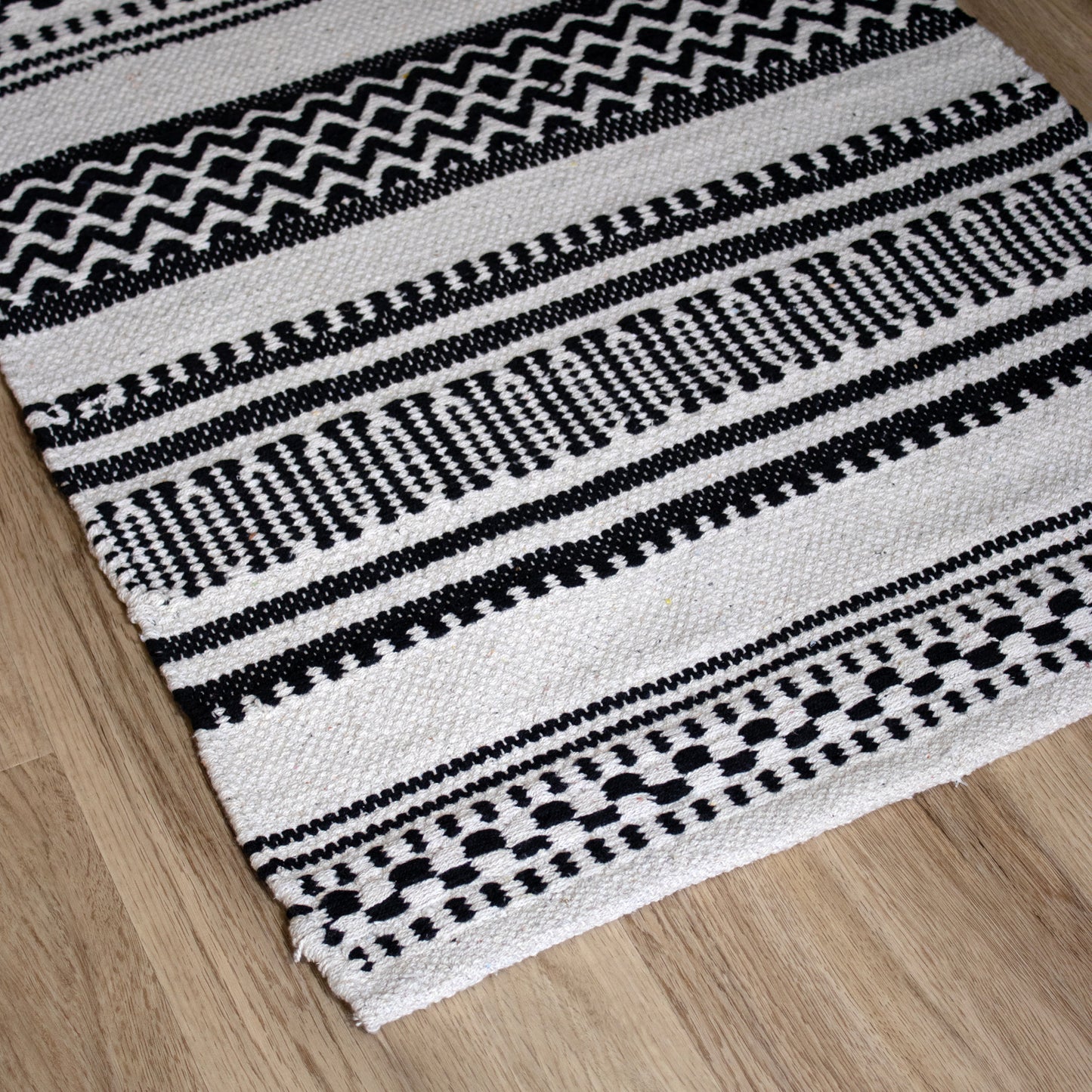 Monochrome Aztec Cotton Rug 60x90cm