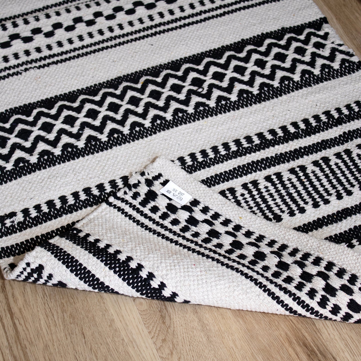 Monochrome Aztec Cotton Rug 60x90cm