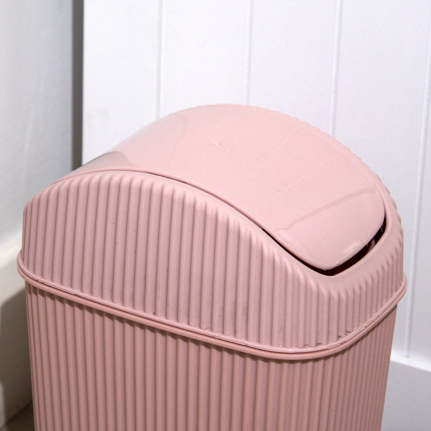 Pink Ribbed 2.5 Litre Bathroom Bin