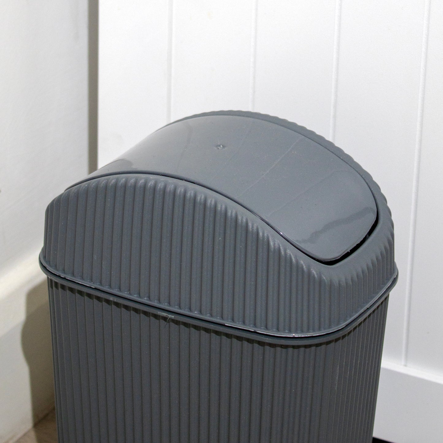 Blue Ribbed 2.5 Litre Bathroom Bin