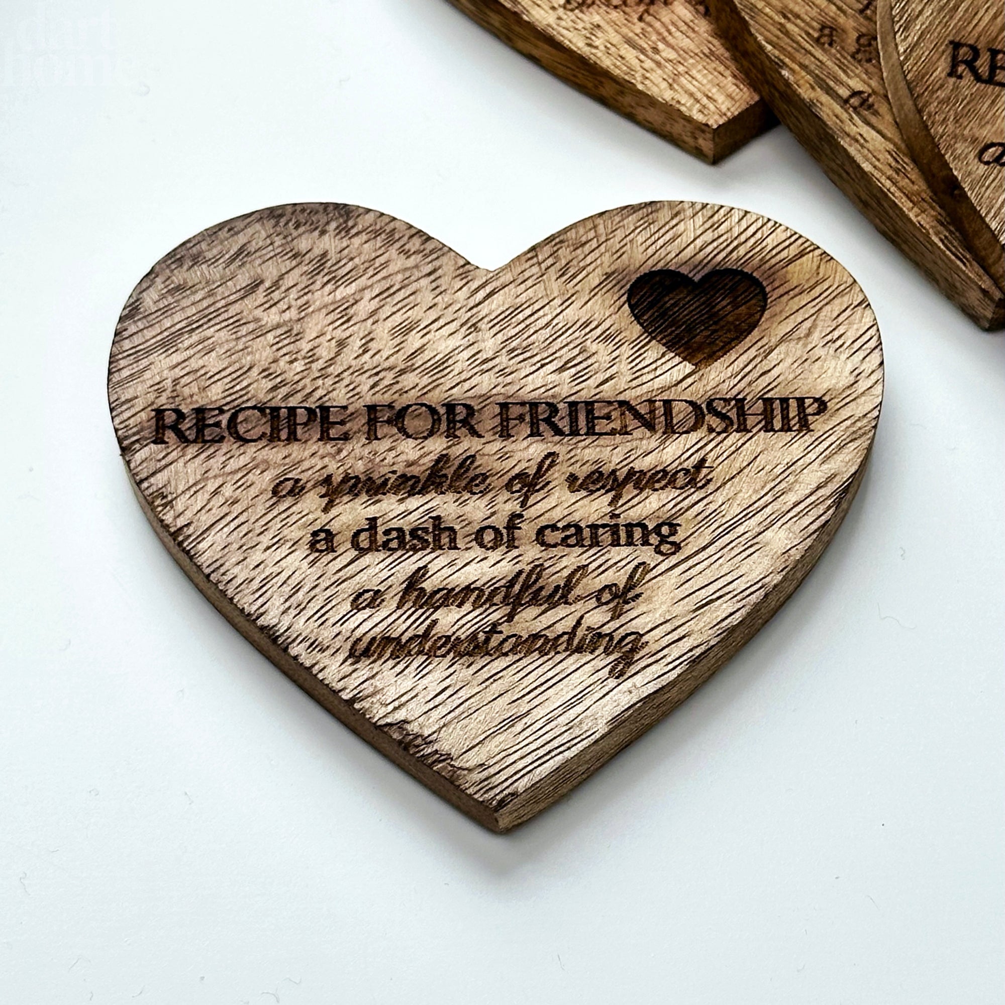 Set mit Untersetzern „Love Heart Recipe For Life“.