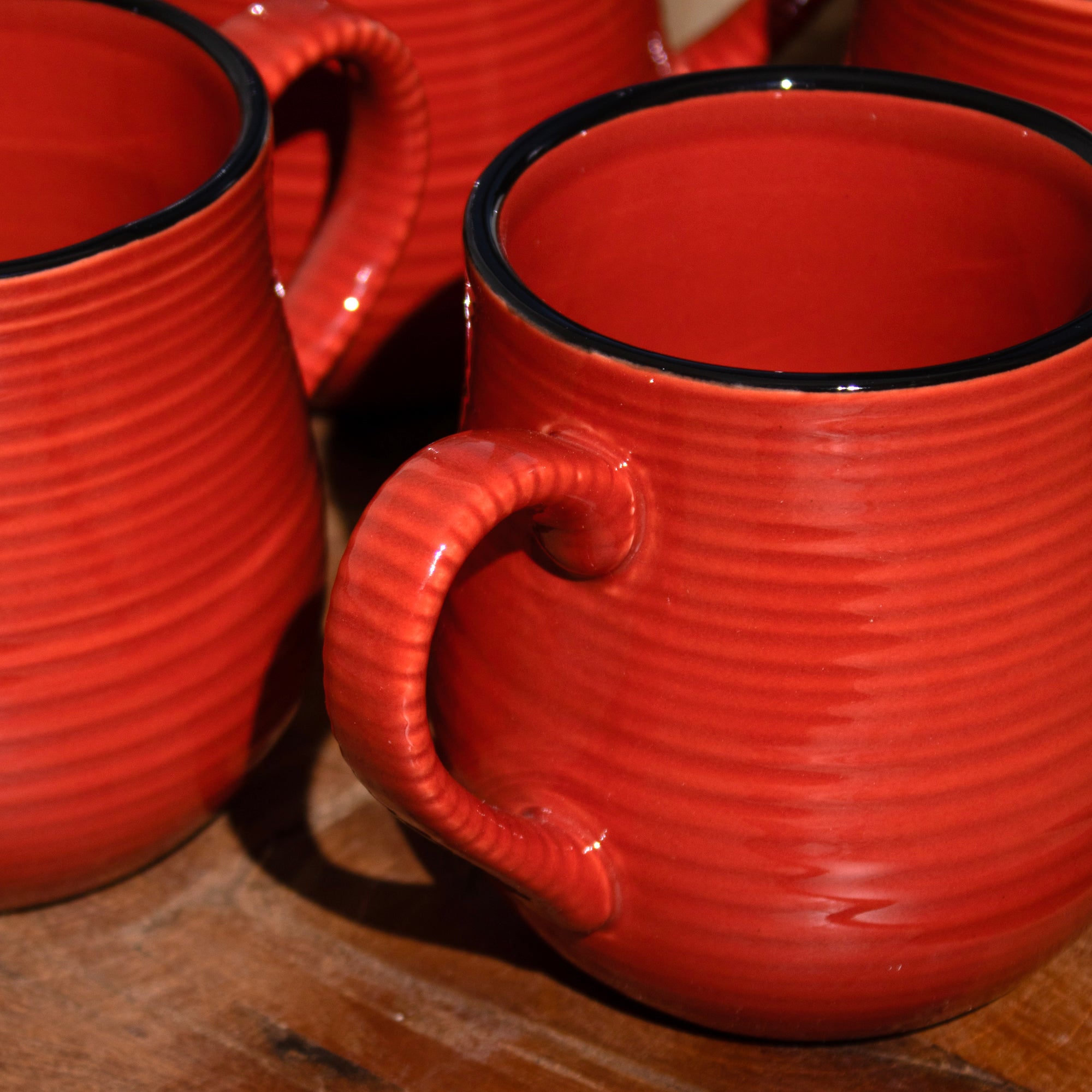 Sets Of 4 Red Ribbed Barrel Mugs