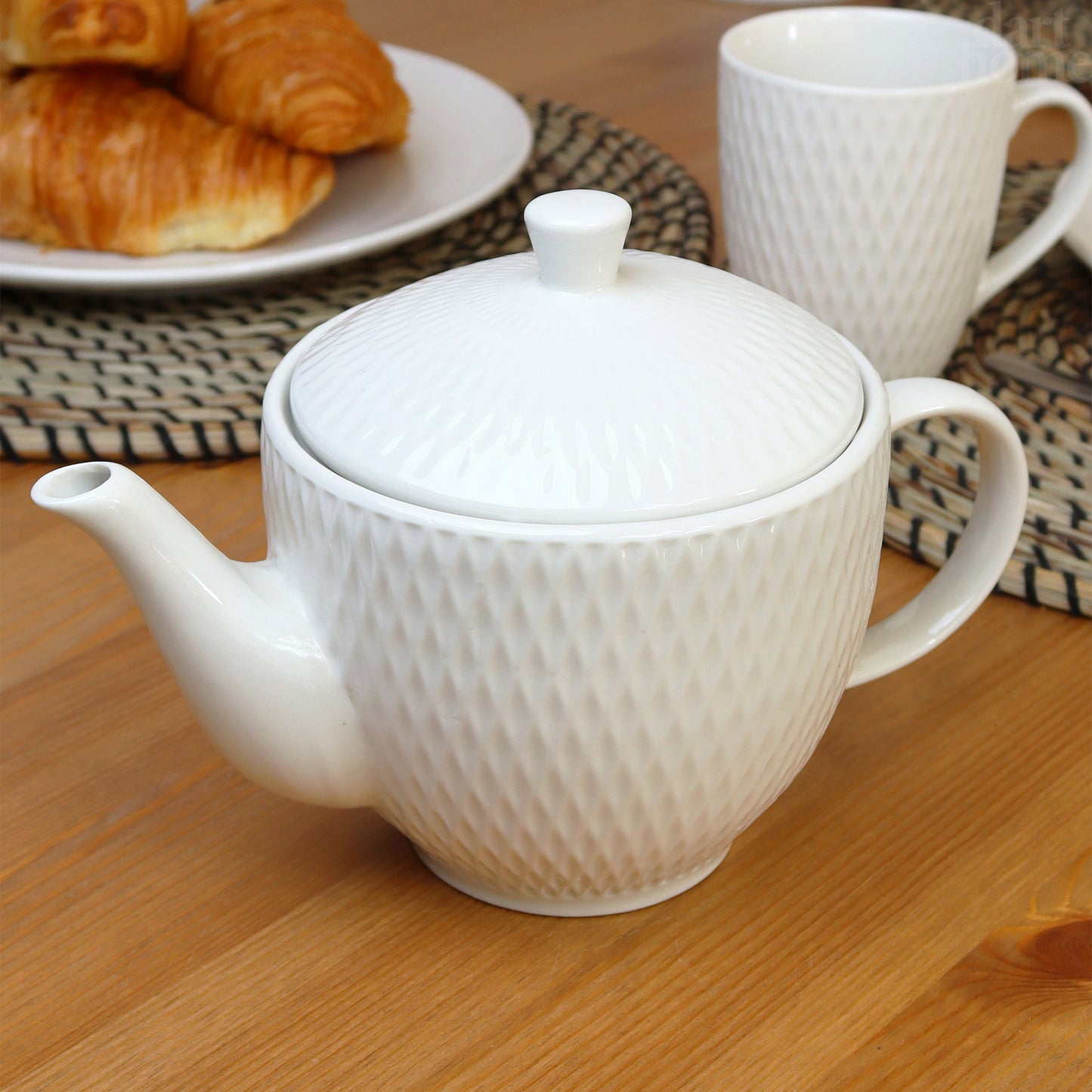 White Jewel 1 Litre Teapot