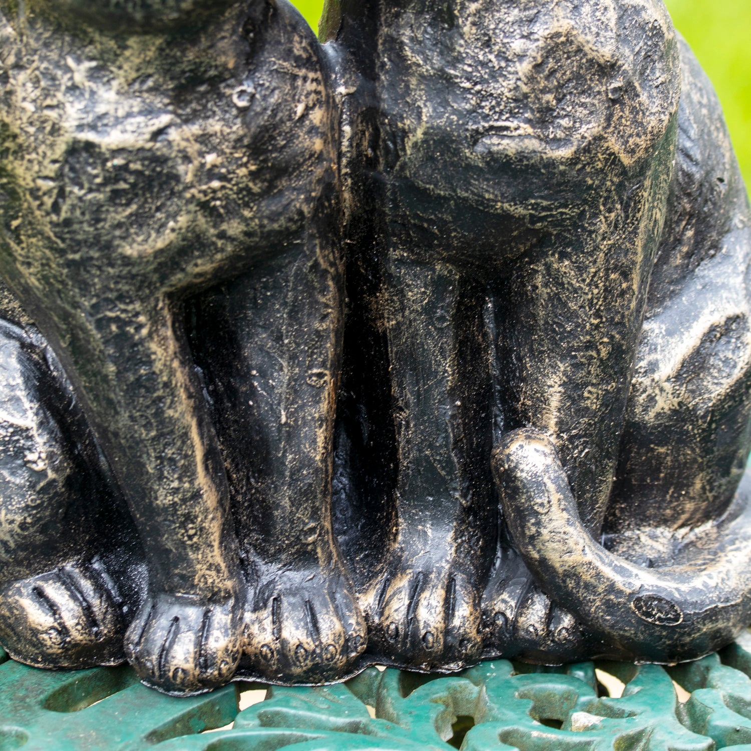 Schwarze Putzkatzen-Gartendekoration