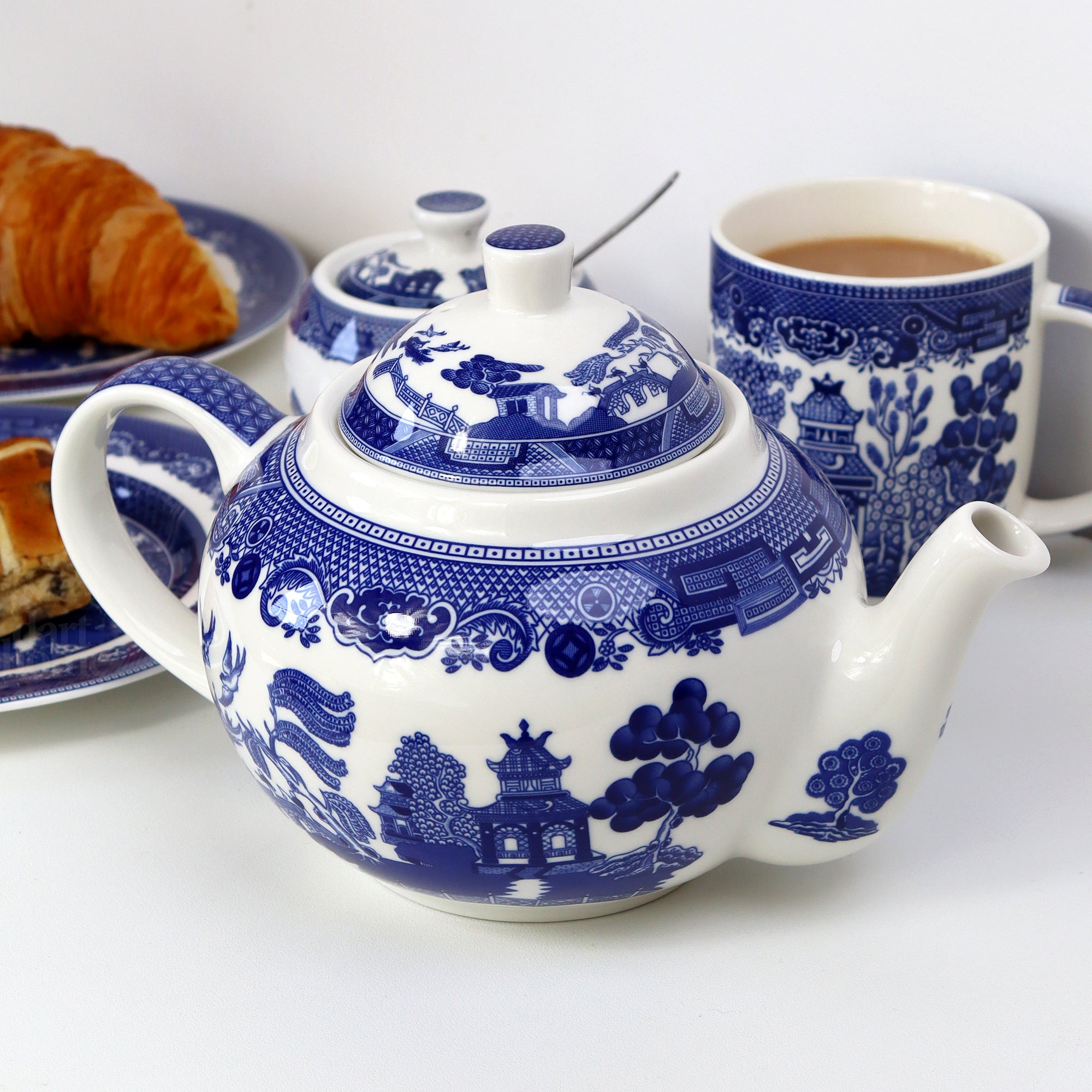 Blue retailer Willow Teapot