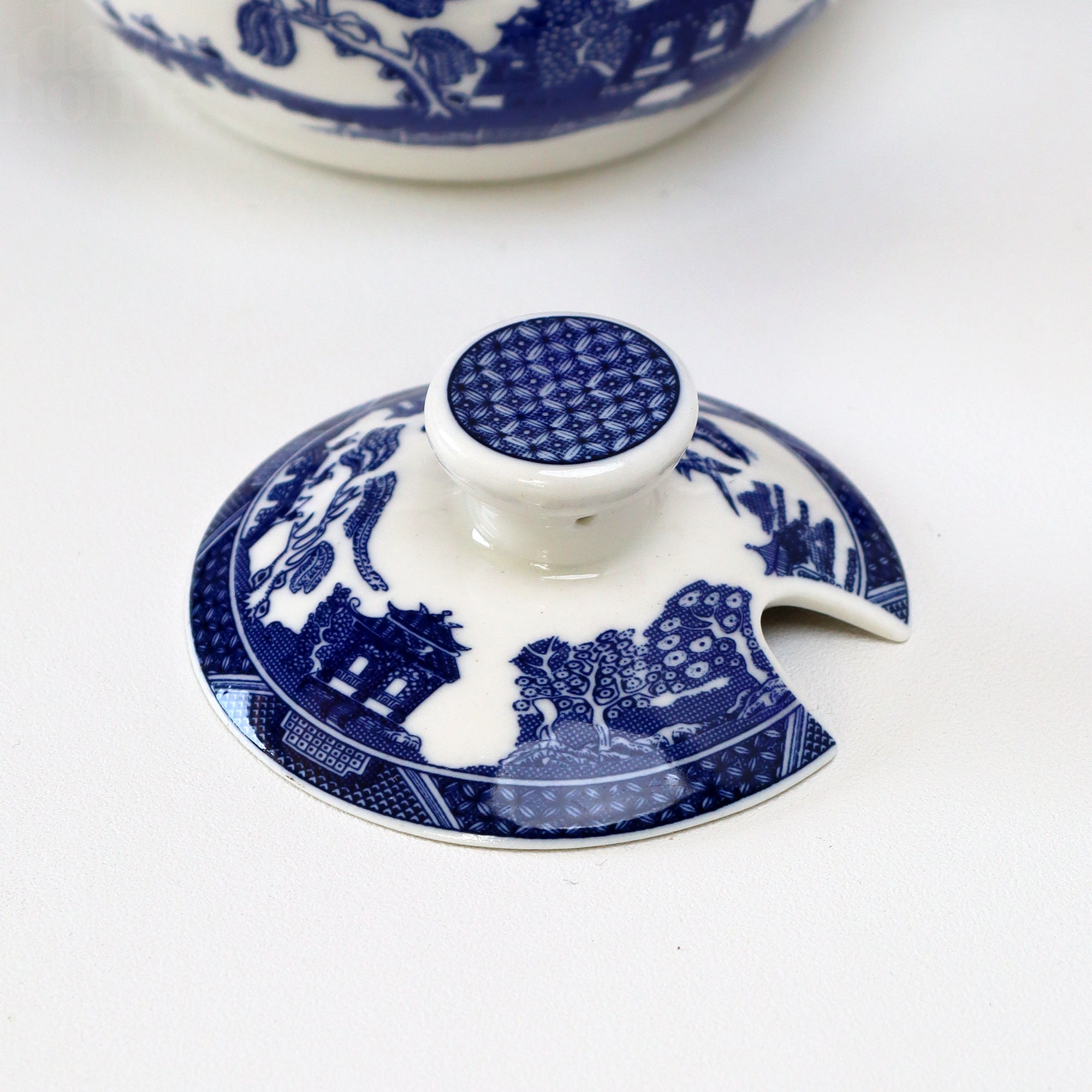 Blue Willow Sugar Pot With Lid