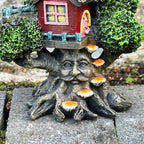 Rotes Feen-Baumhaus-Ornament