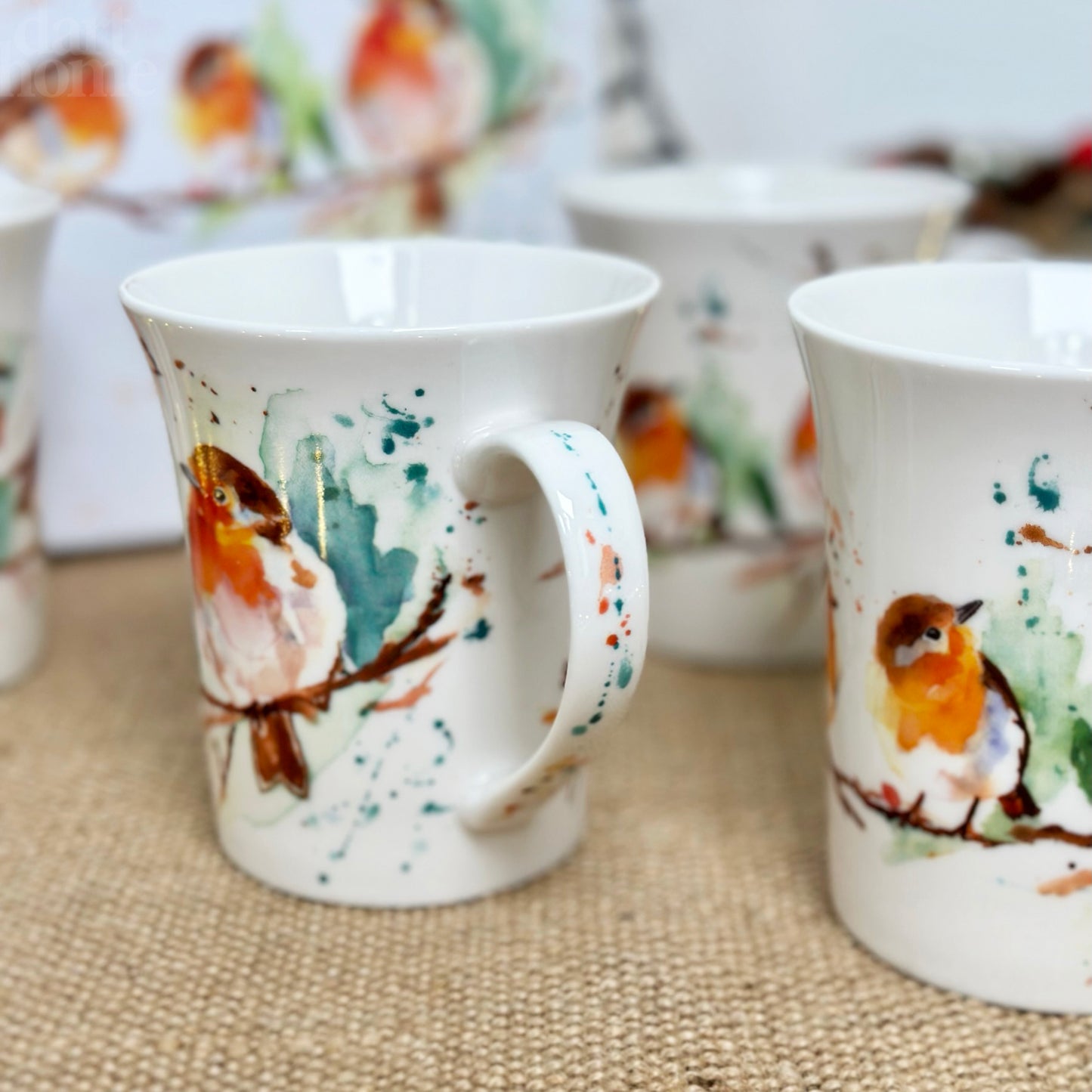 Set mit 4 Winter Robins-Tassen in Geschenkbox