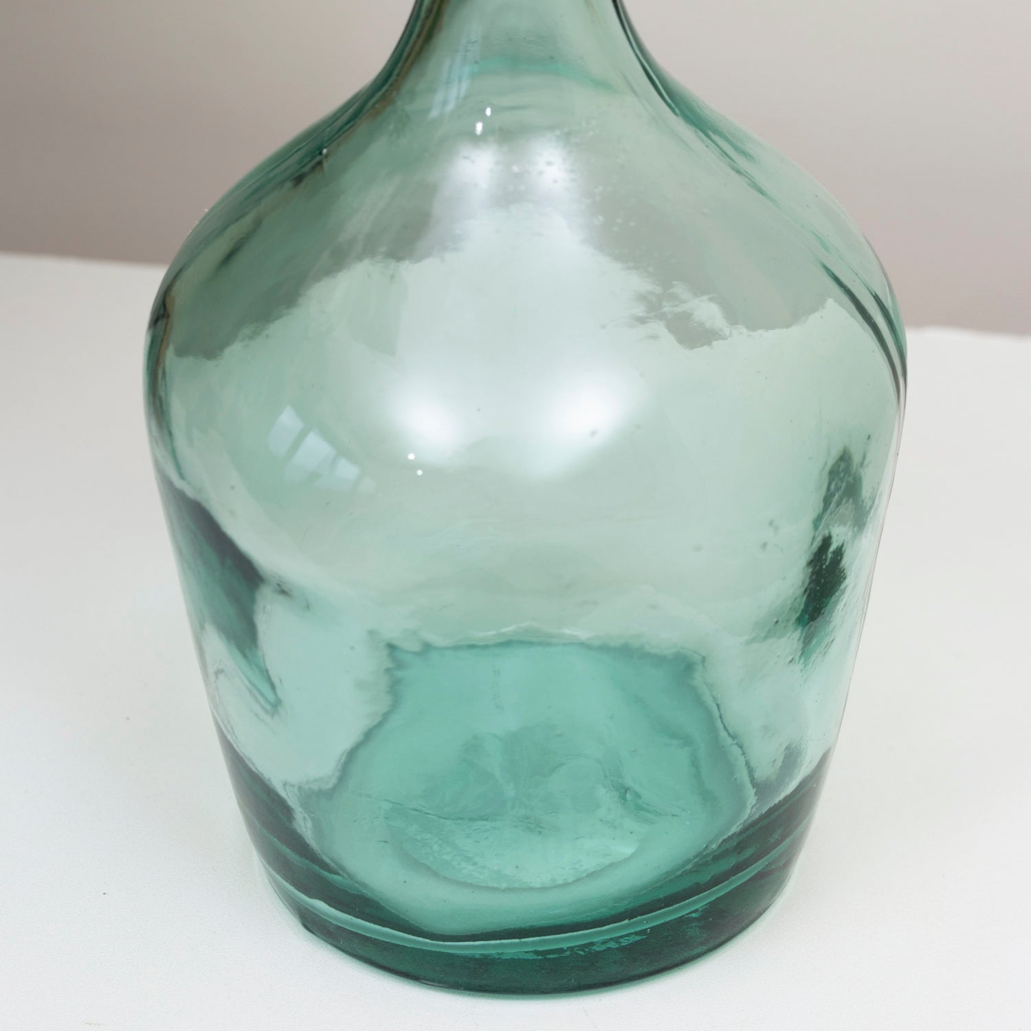 Klare Blasenvase aus recyceltem Glas