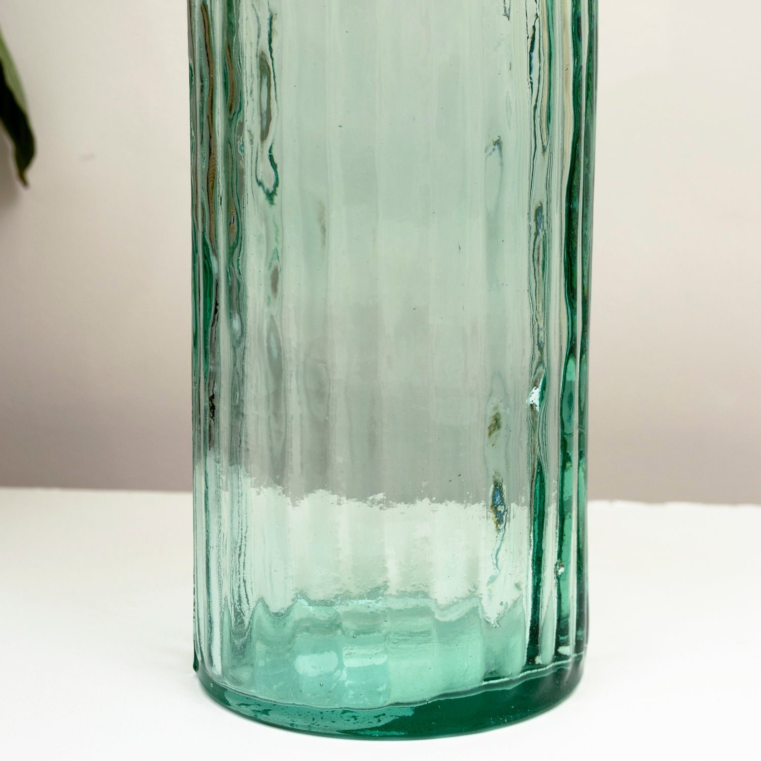 Klare Blasenvase aus recyceltem Glas