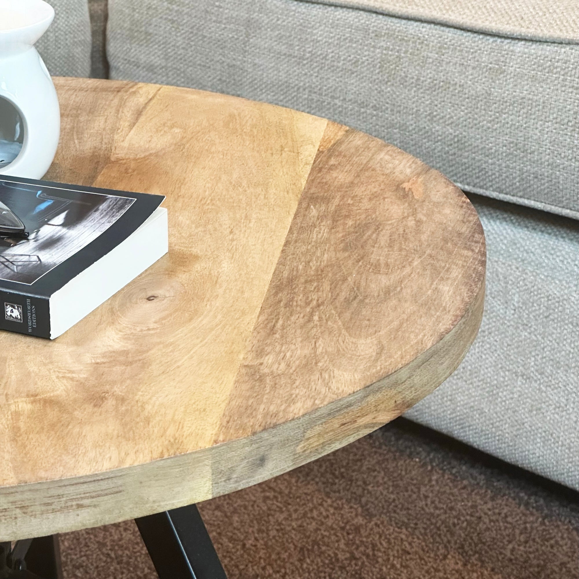 Couchtisch aus Mangoholz