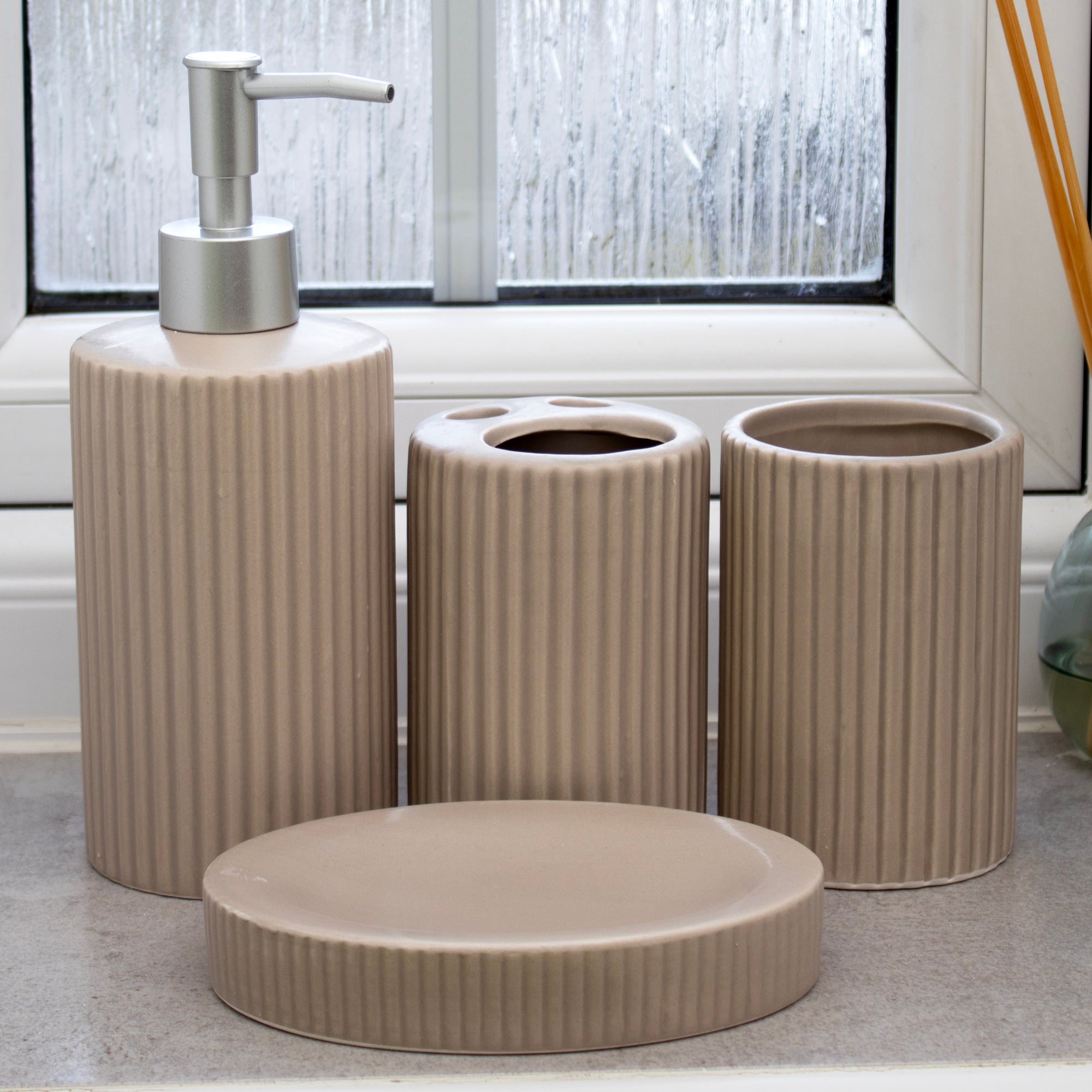 Ribbed Ceramic Set Of 4 Bathroom Accessories