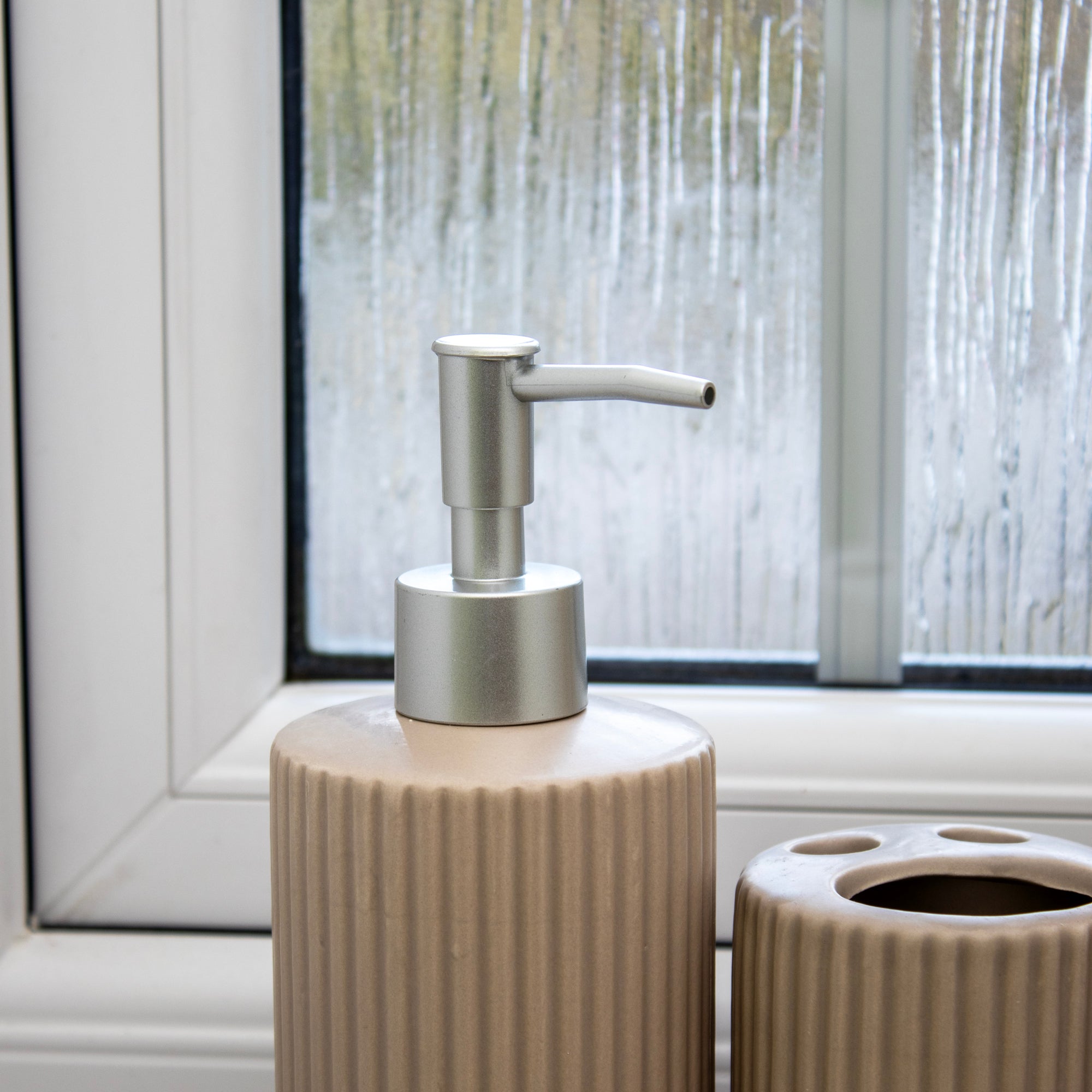 Ribbed Ceramic Set Of 4 Bathroom Accessories