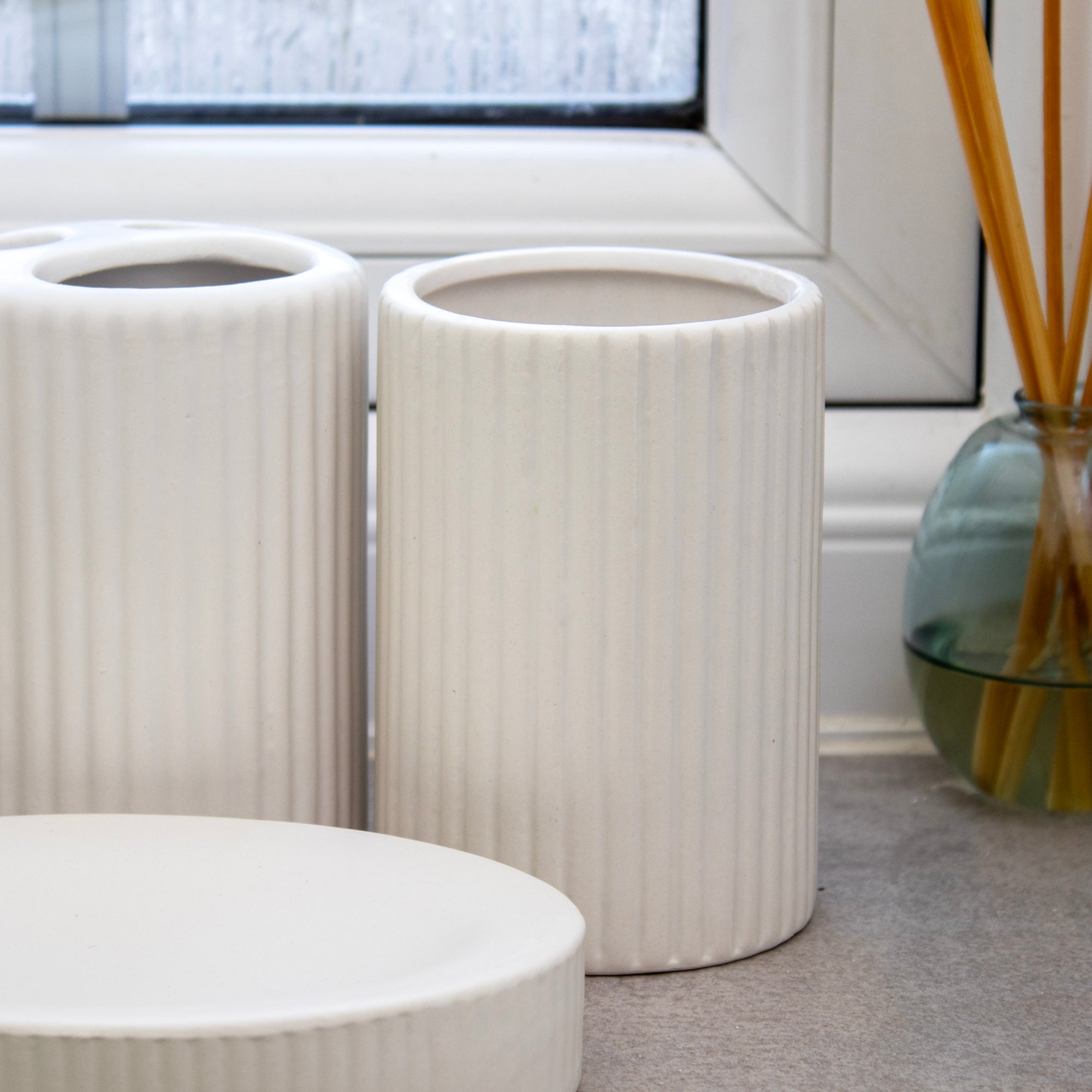 Ribbed Ceramic Set Of 4 Bathroom Accessories