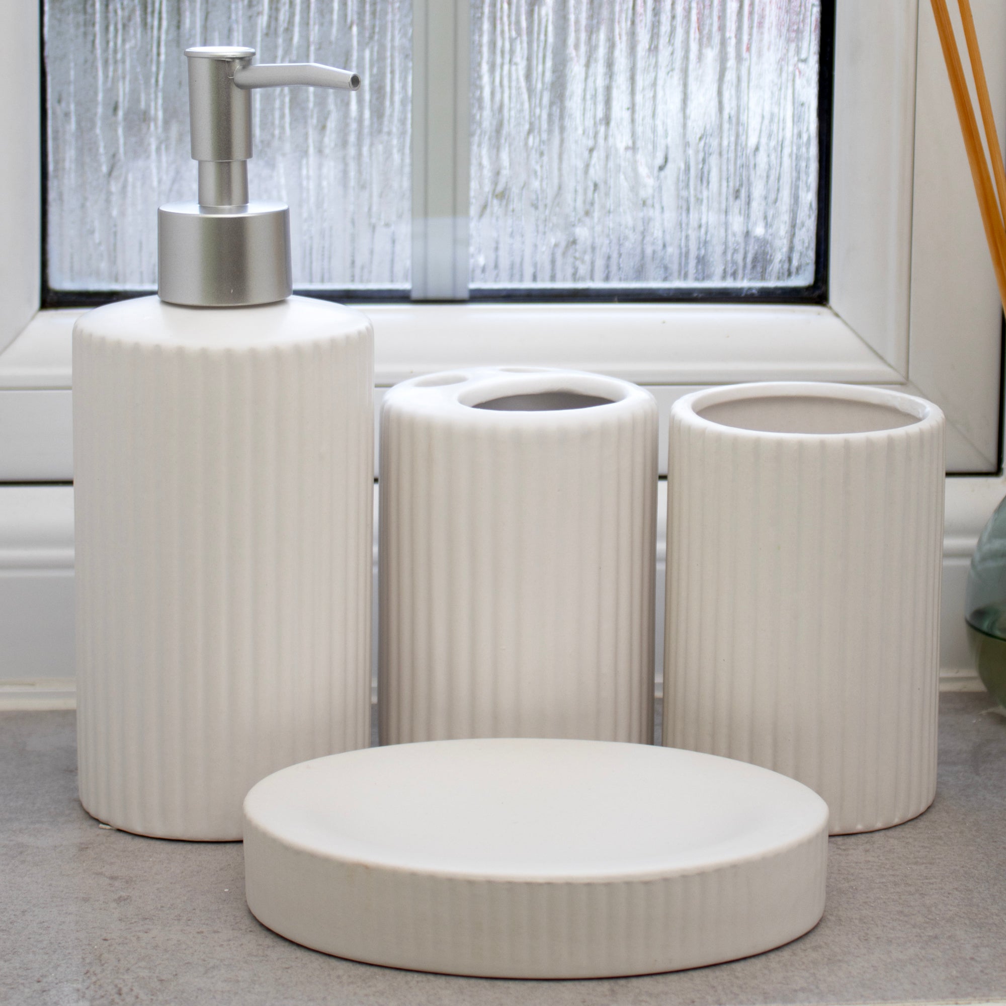 Ribbed Ceramic Set Of 4 Bathroom Accessories