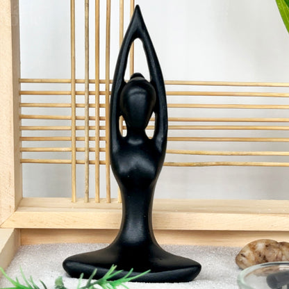 Yoga-Frau-Zen-Garten
