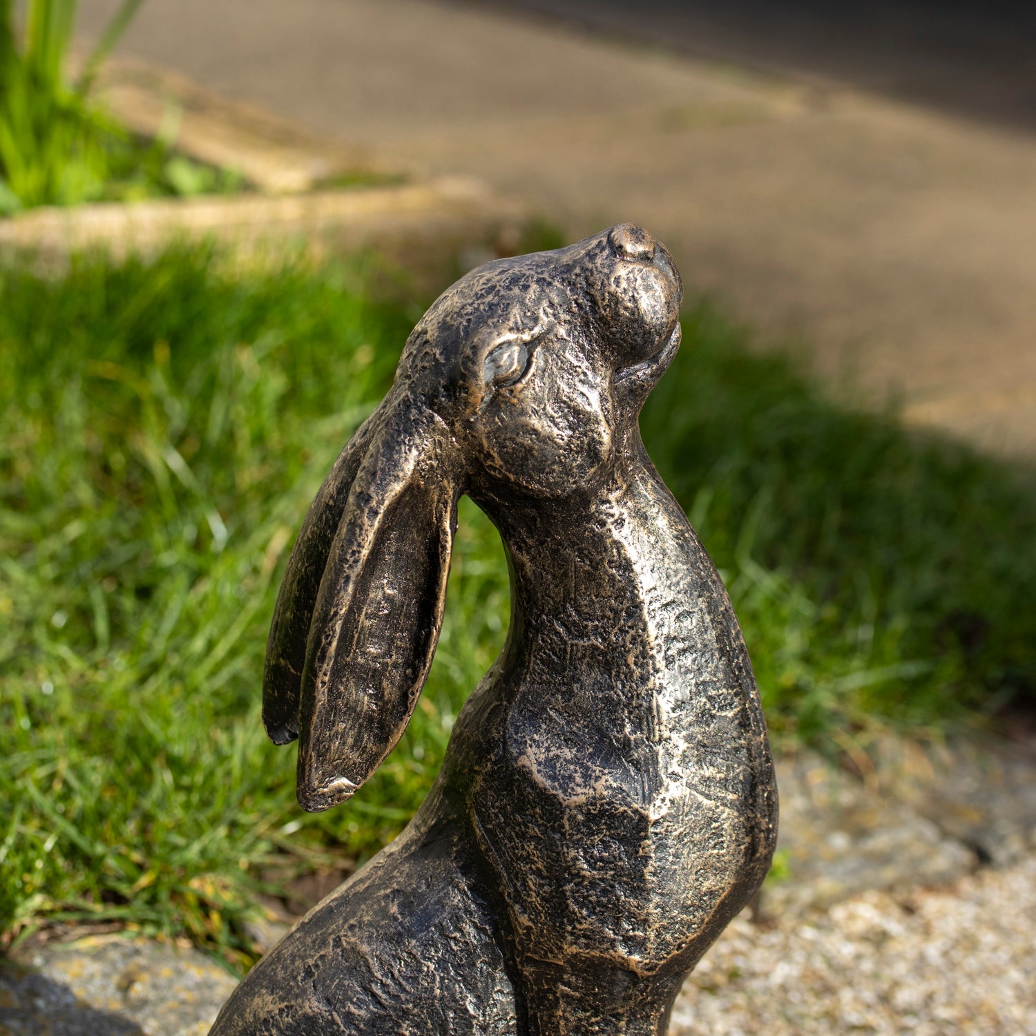 Bronze-Gartenhasen-Ornamente, 2er-Set