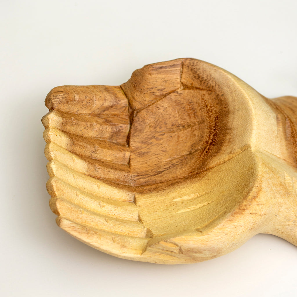 Hand Of Hope Schale aus Teakwurzelholz, 30 cm
