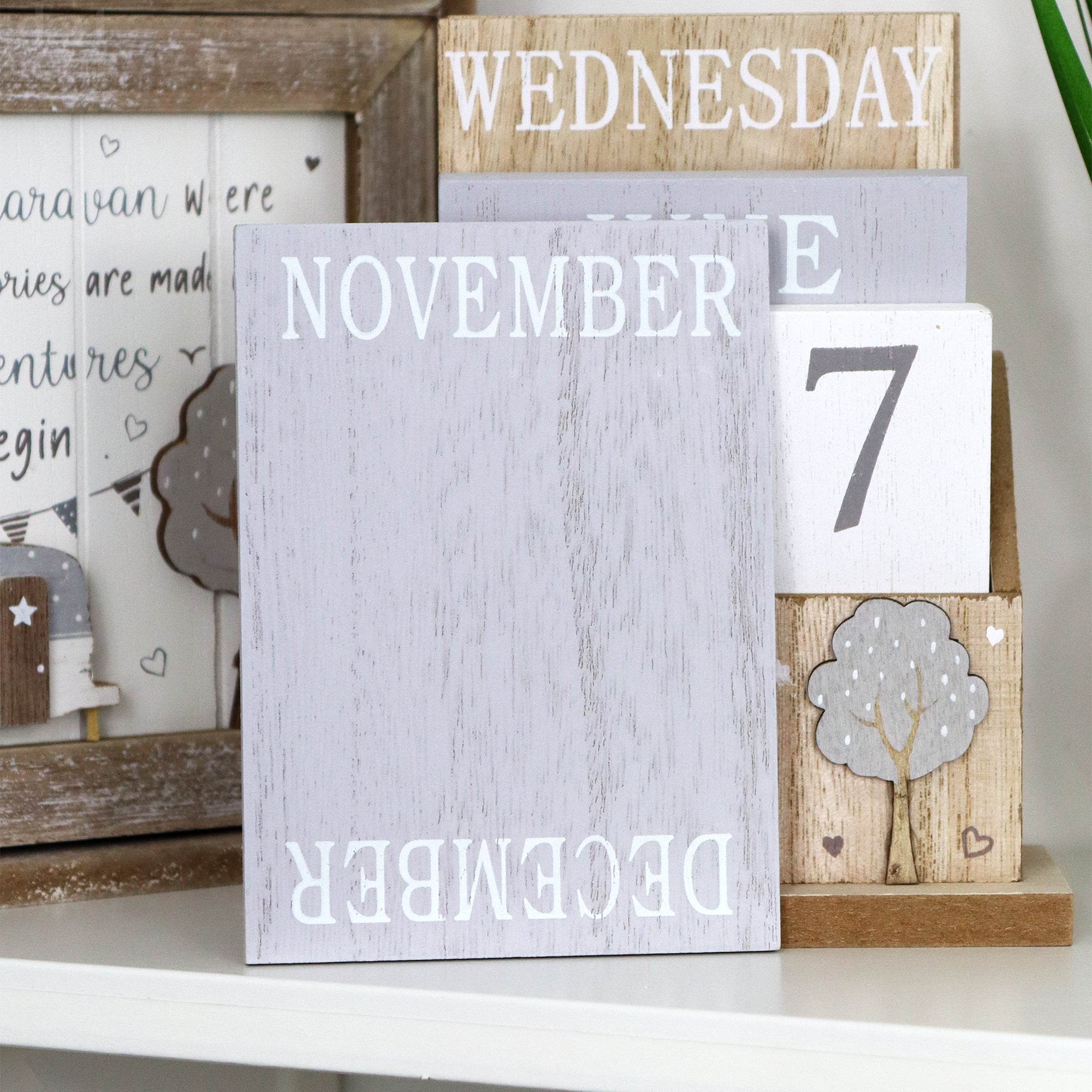 Wooden Country Caravan Perpetual Calendar B