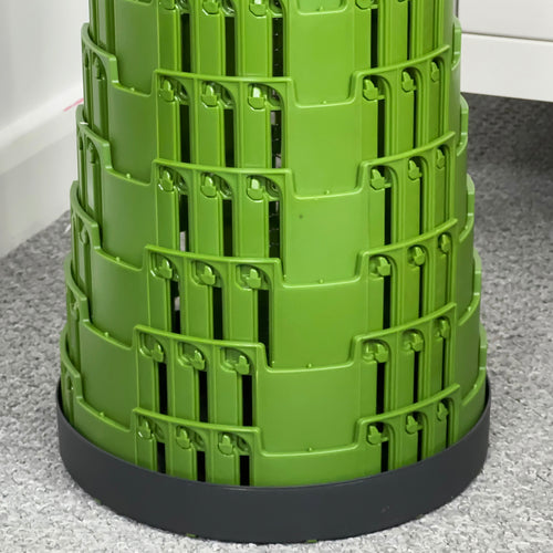 Armeegrüner Teleskophocker