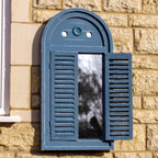 Französischer Wandspiegel mit Fensterläden im Landhausstil