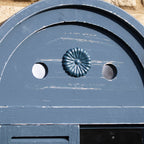 Französischer Wandspiegel mit Fensterläden im Landhausstil