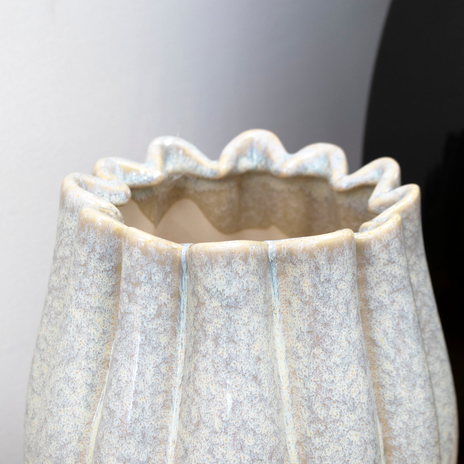 Round Ceramic Scalloped Vase