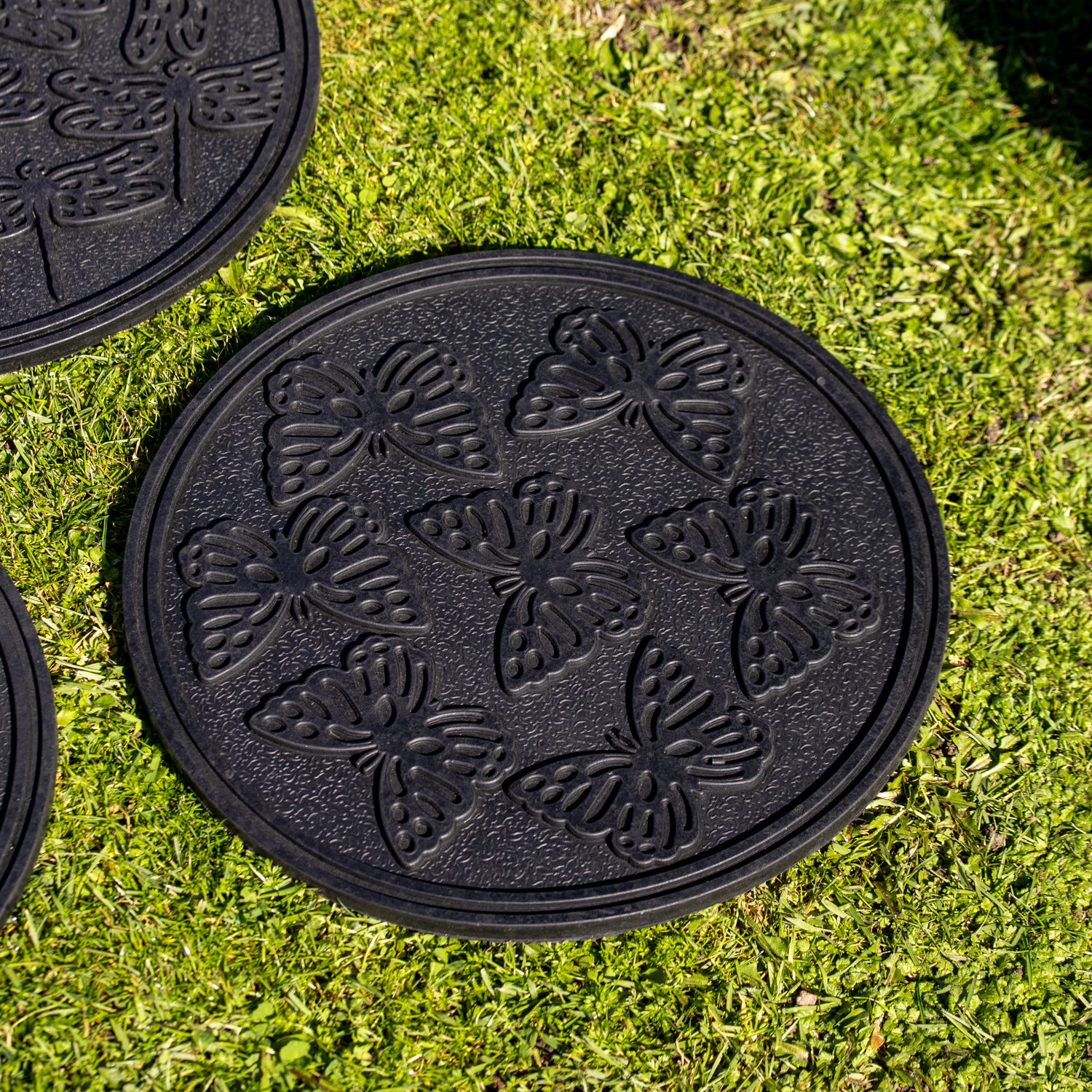 Set Of 3 Round Insect Rubber Stepping Stones