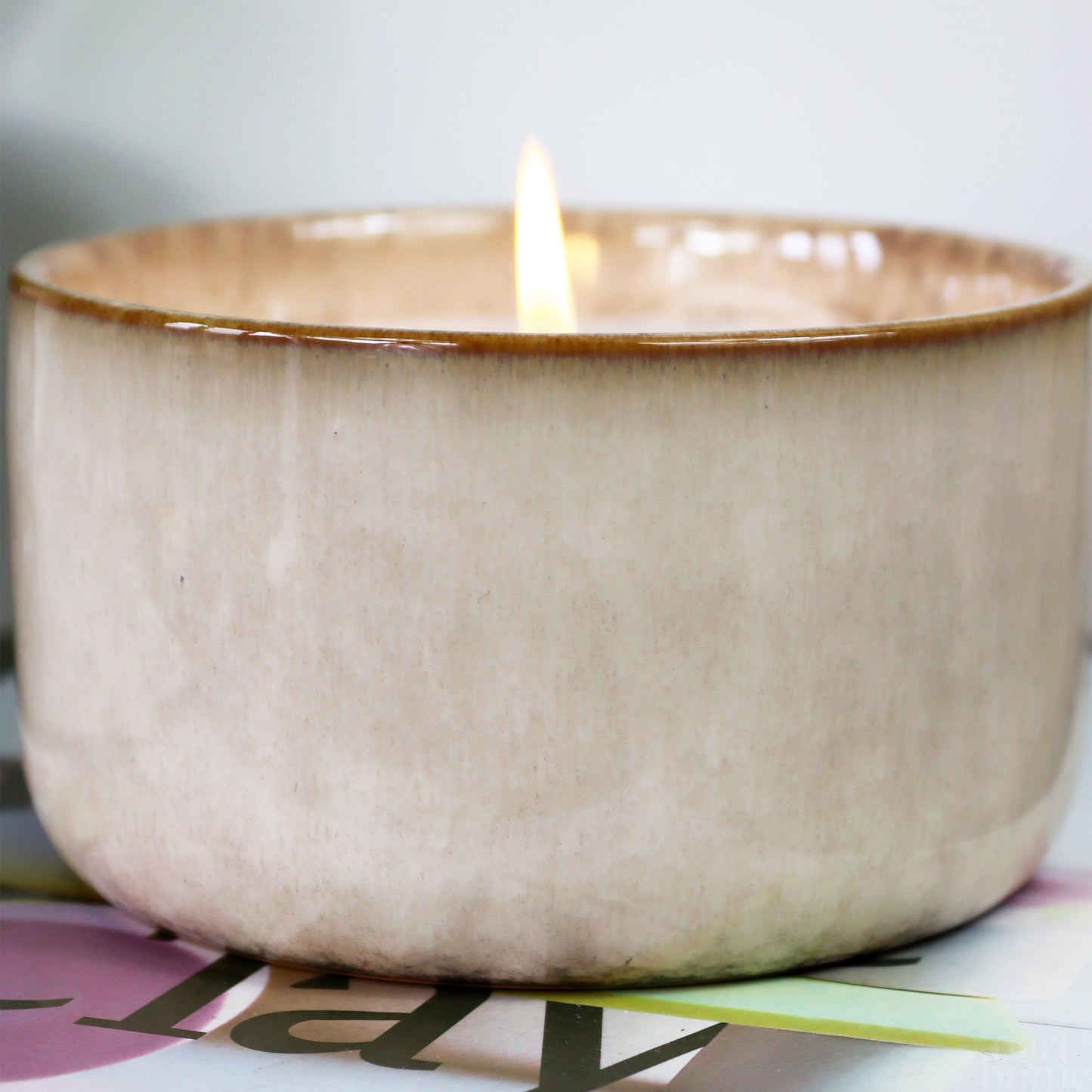 Latte Reactive Glaze Fresh Linen Scented Candle