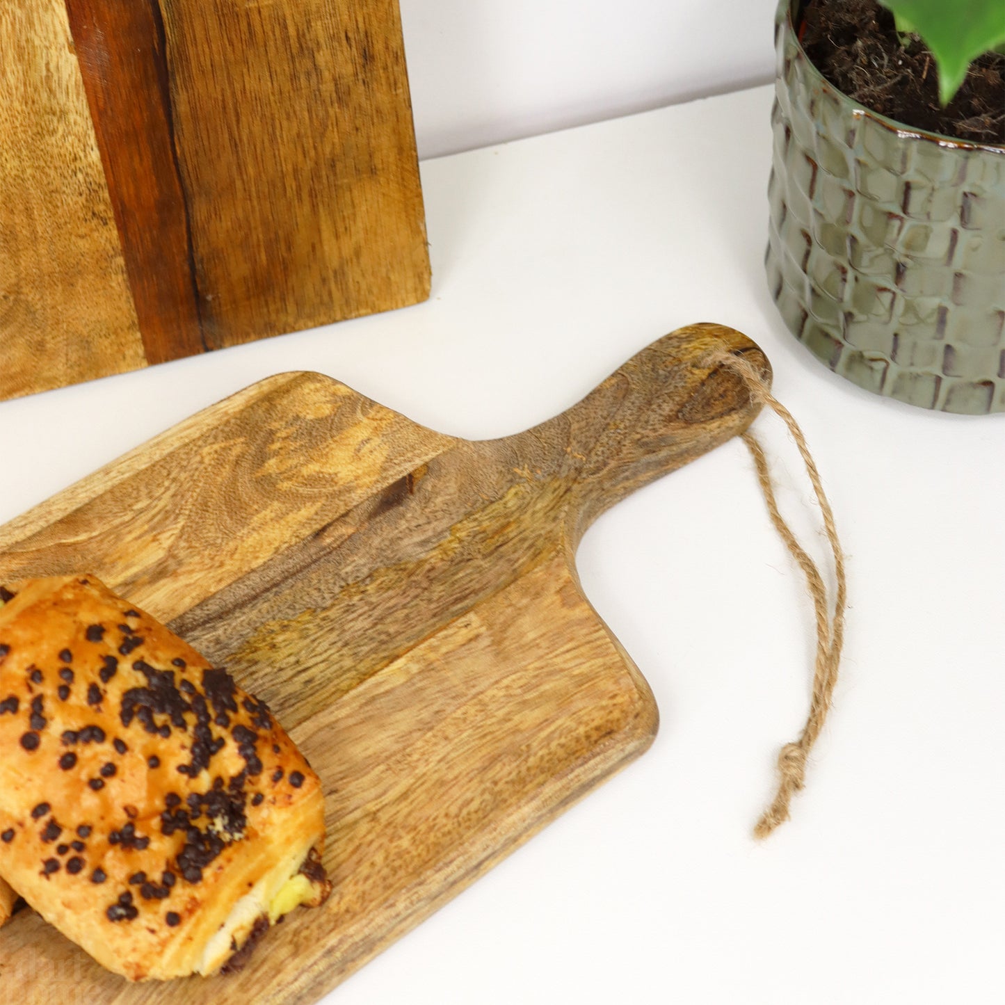 Light Mango Wood Serving Board