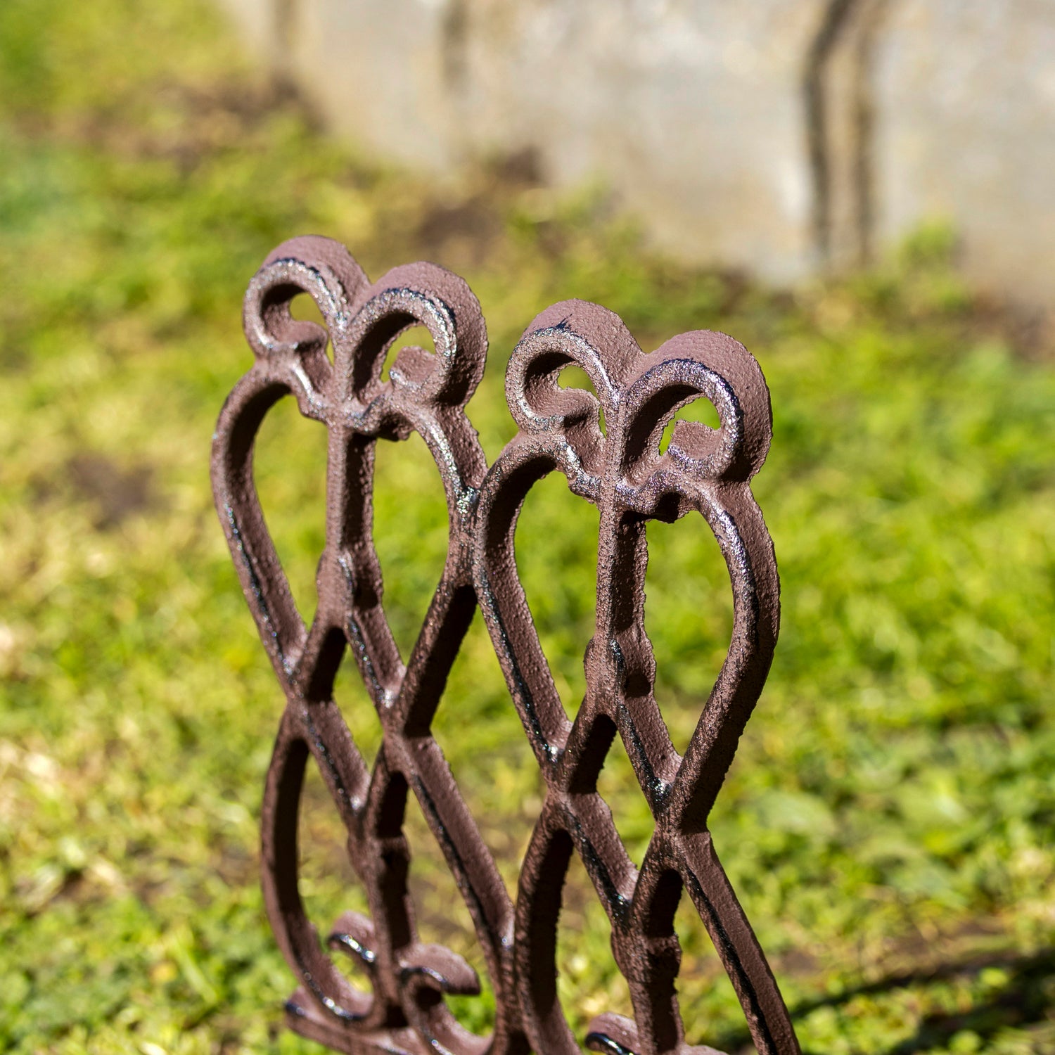 Classic Heart Loop Cast Iron Garden Lawn Edging