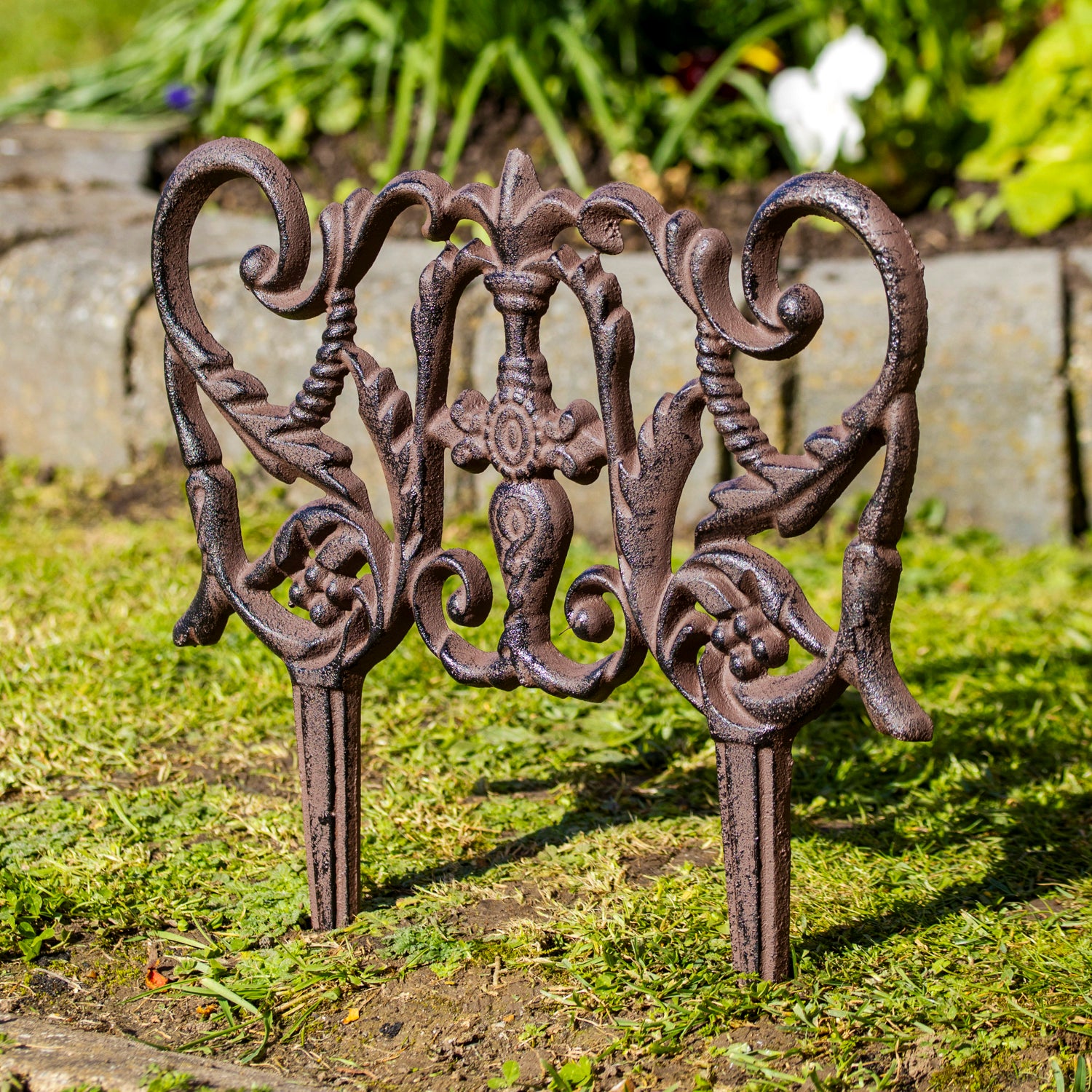Victorian Scroll Cast Iron Garden Lawn Edging