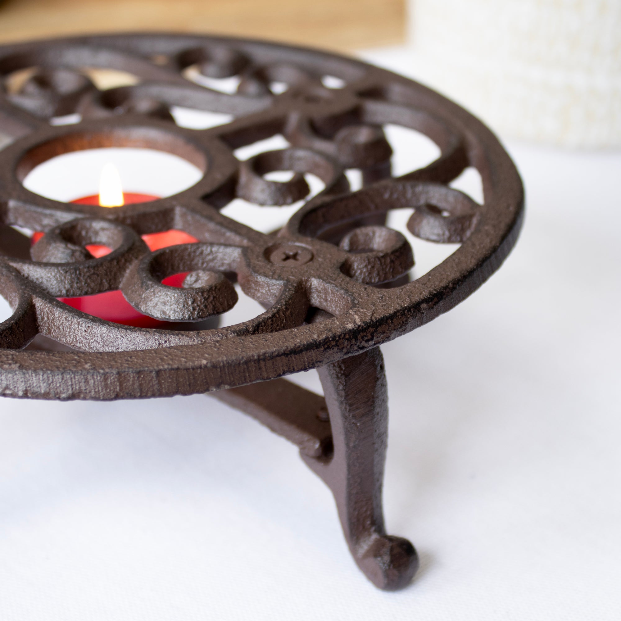 Round Lattice Cast Iron Pot Warmer