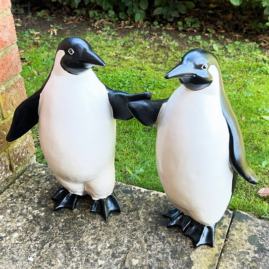 Große Pinguinpaar-Gartenskulpturen