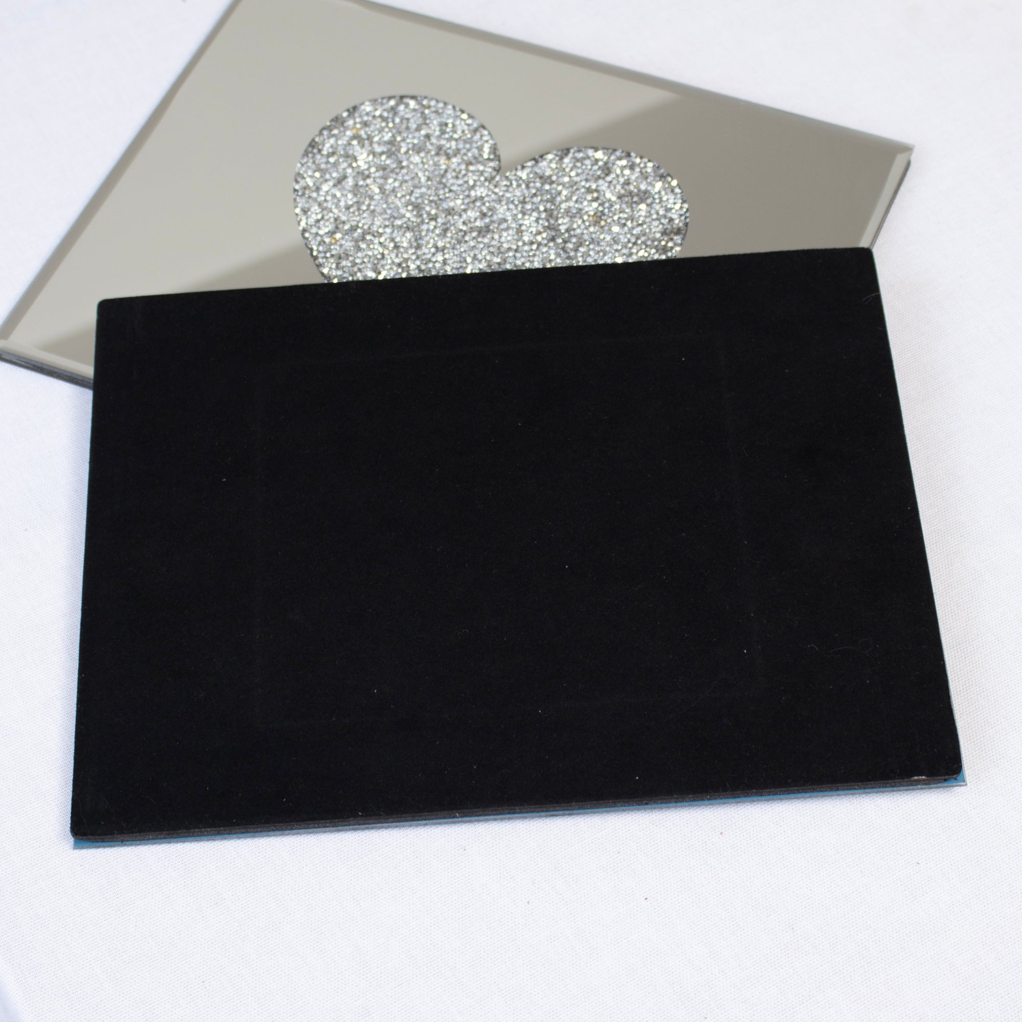 Pack Of 2 Glass Crushed Diamond Heart Placemats