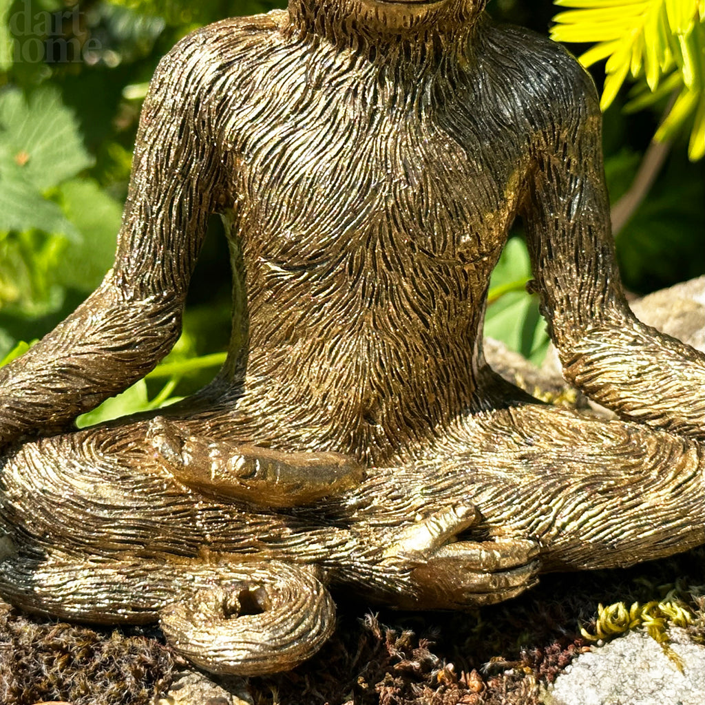Goldene Yoga-Affenfigur A
