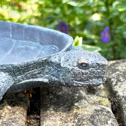 Schildkröten-Vogeltränke aus Bronze