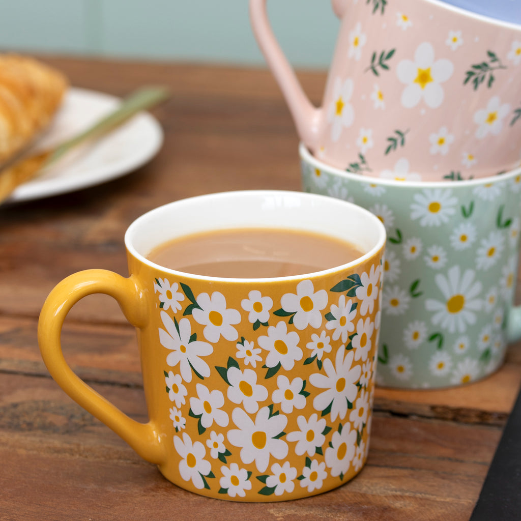 Set of 4 Pastel Daisy Print Mugs