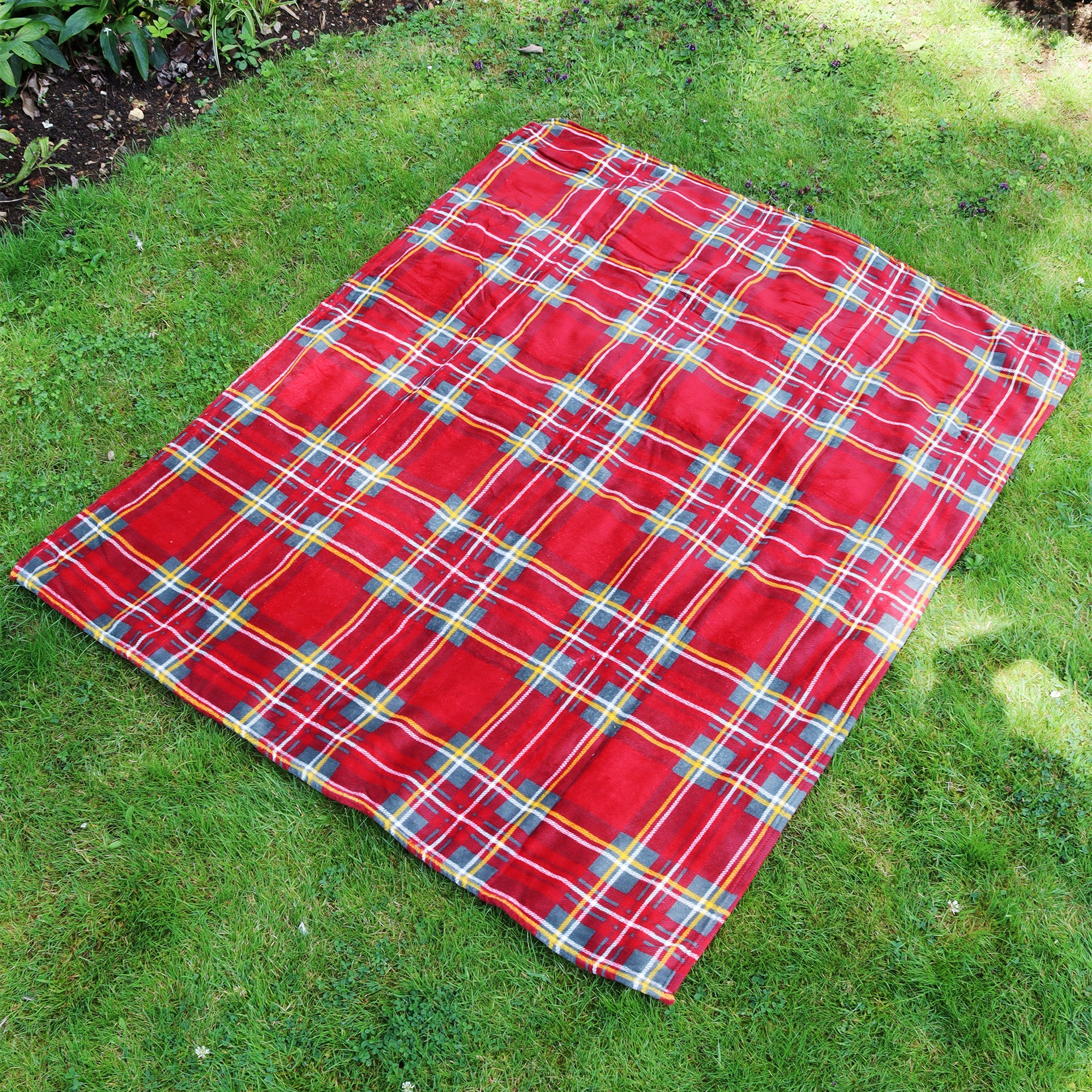 Red tartan picnic blanket sale