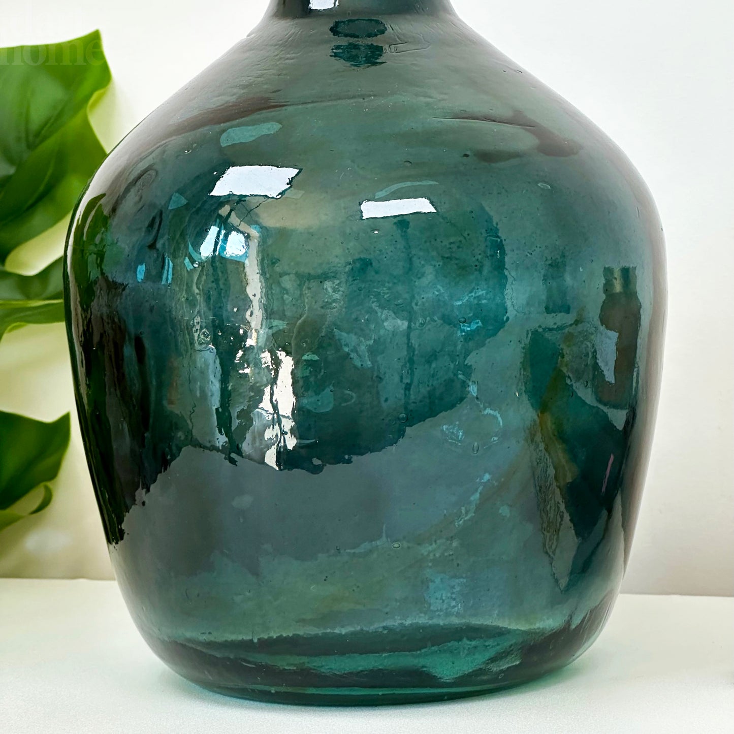 Große blaue Flaschenvase aus recyceltem Glas