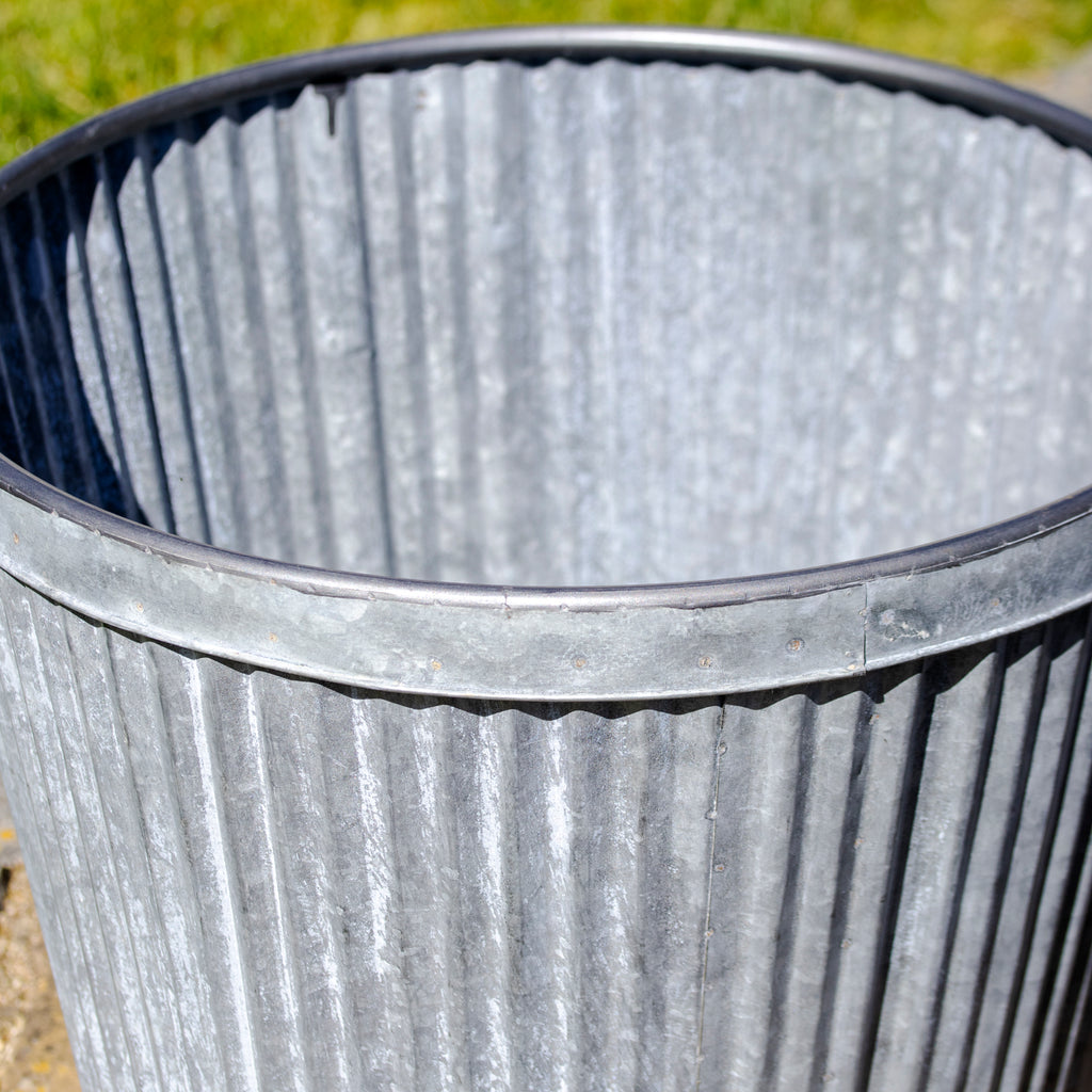 Set mit 3 verzinkten Dolly Tub-Pflanzgefäßen