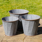 Set mit 3 verzinkten Dolly Tub-Pflanzgefäßen