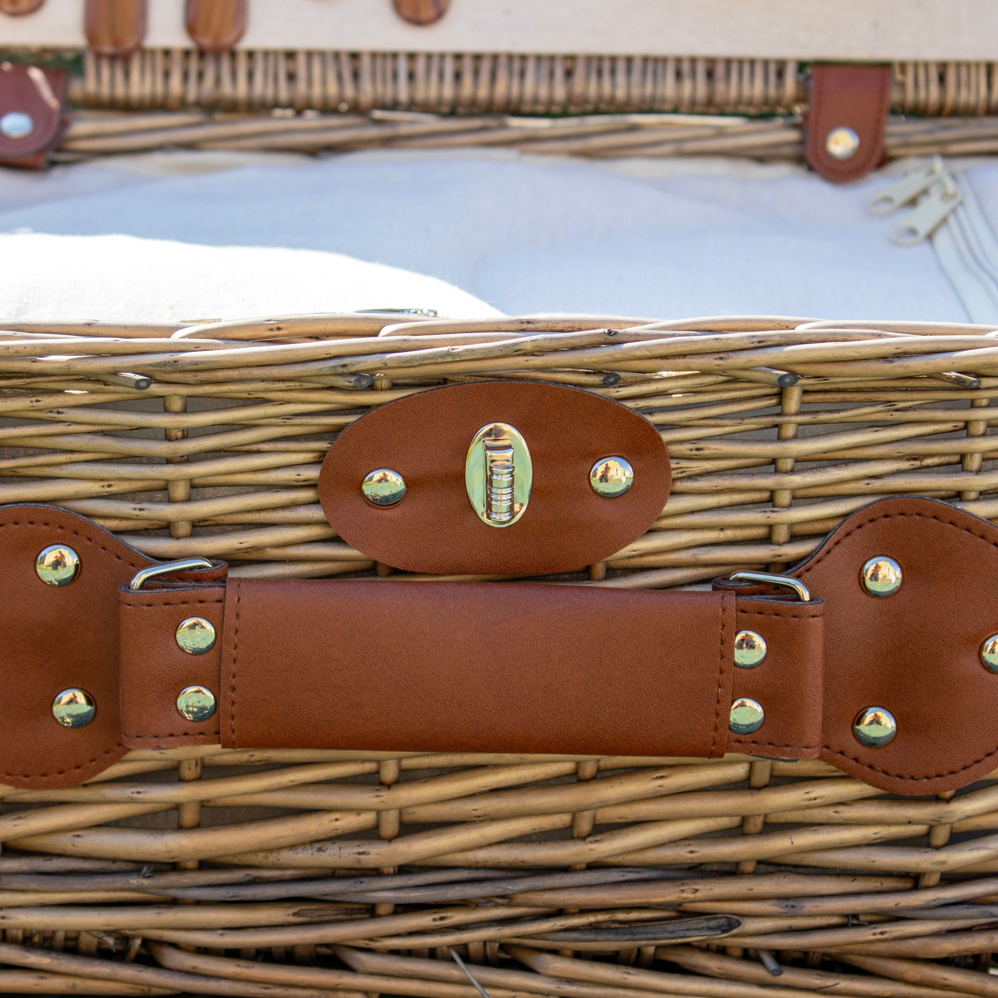 Antique Wash Willow 2 Person Picnic Hamper