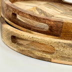 Set mit 2 Holztabletts mit Fischgrätenmuster